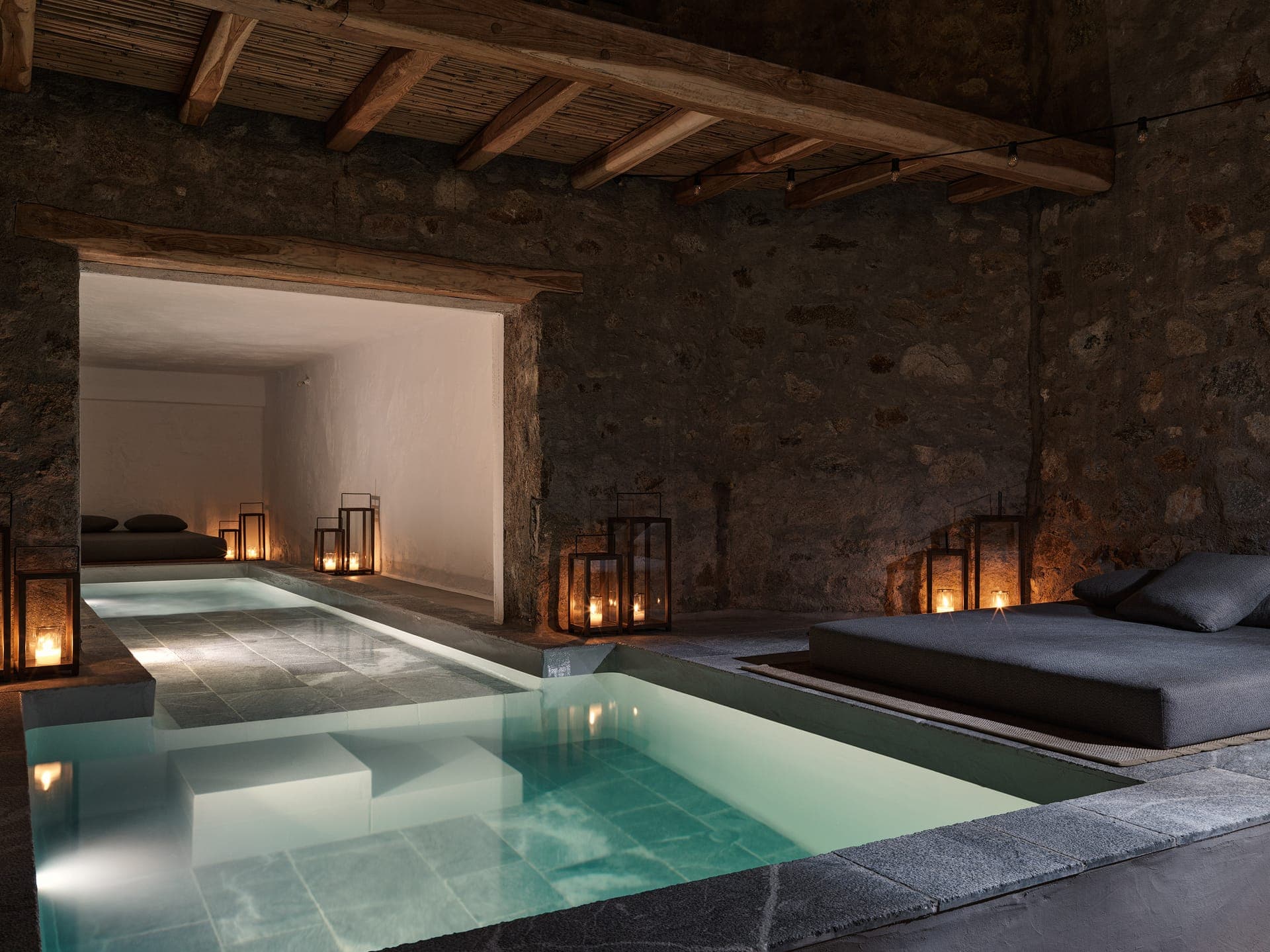 room-types-NOMADMYKON-CAVE-0.jpg