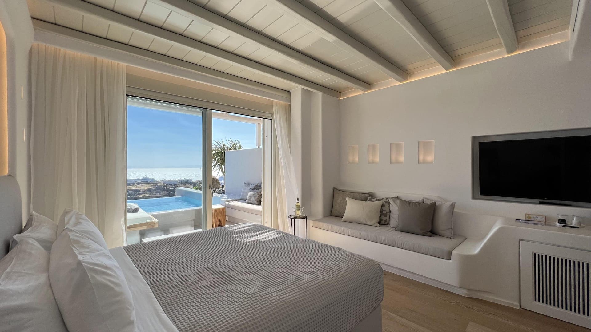 room-types-NOMIA-102-0.jpg