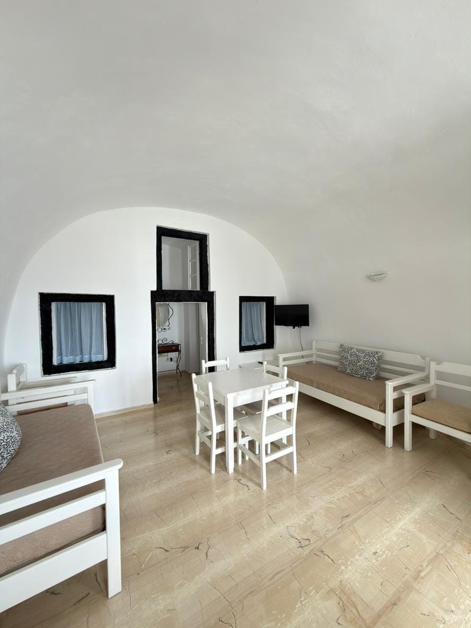 room-types-NOMIKOSVIL-APT2-0.jpg
