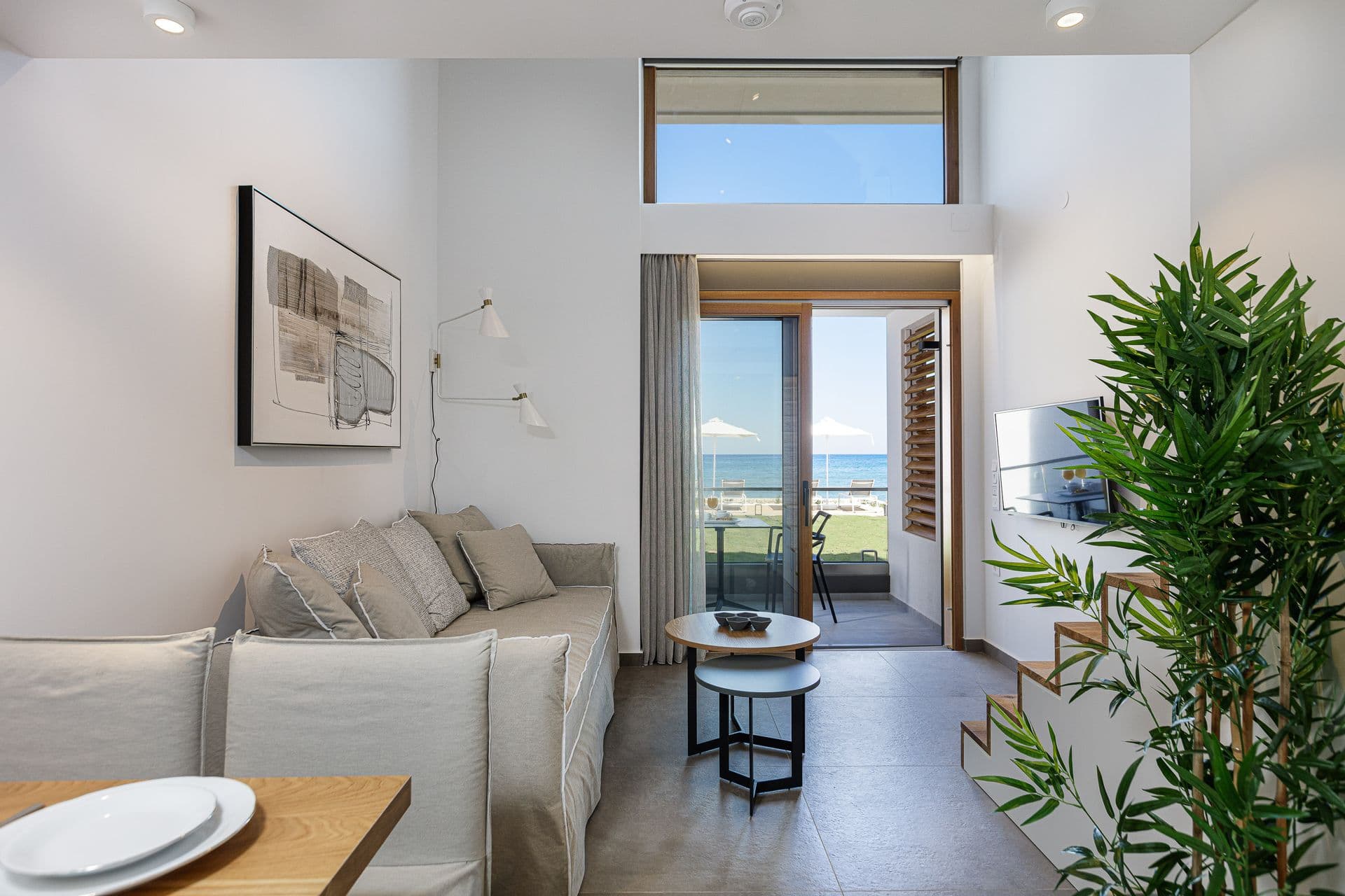 room-types-NORTHCOAST-SUITE1-0.jpg