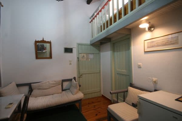 room-types-NOSTOSCHQ-SINGLE-0.jpg