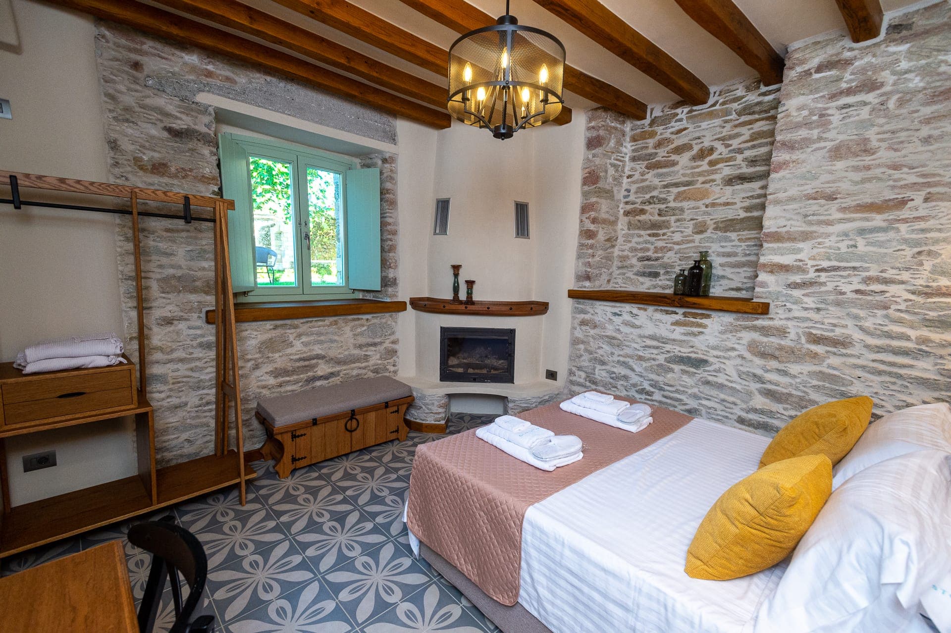 room-types-NOSTOSHOUS-MEDON-0.jpg