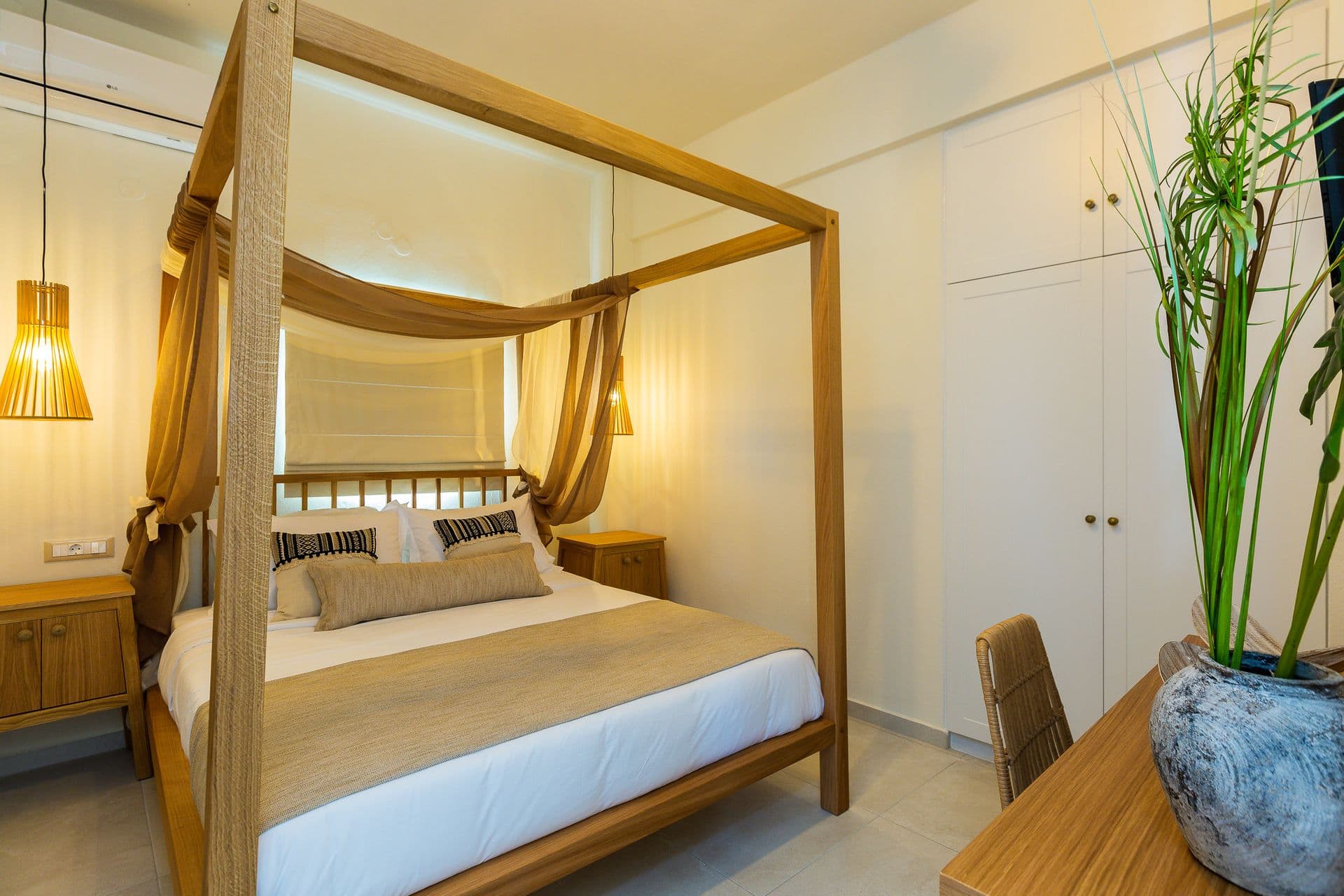 room-types-NOSTOSHTL-SUPSV-0.jpg