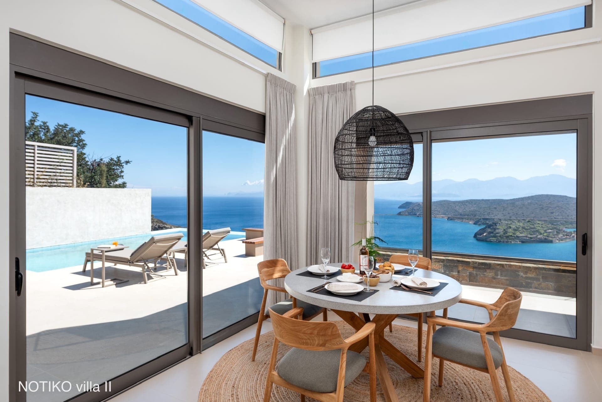 room-types-NOTIKO-VILLA2-0.jpg