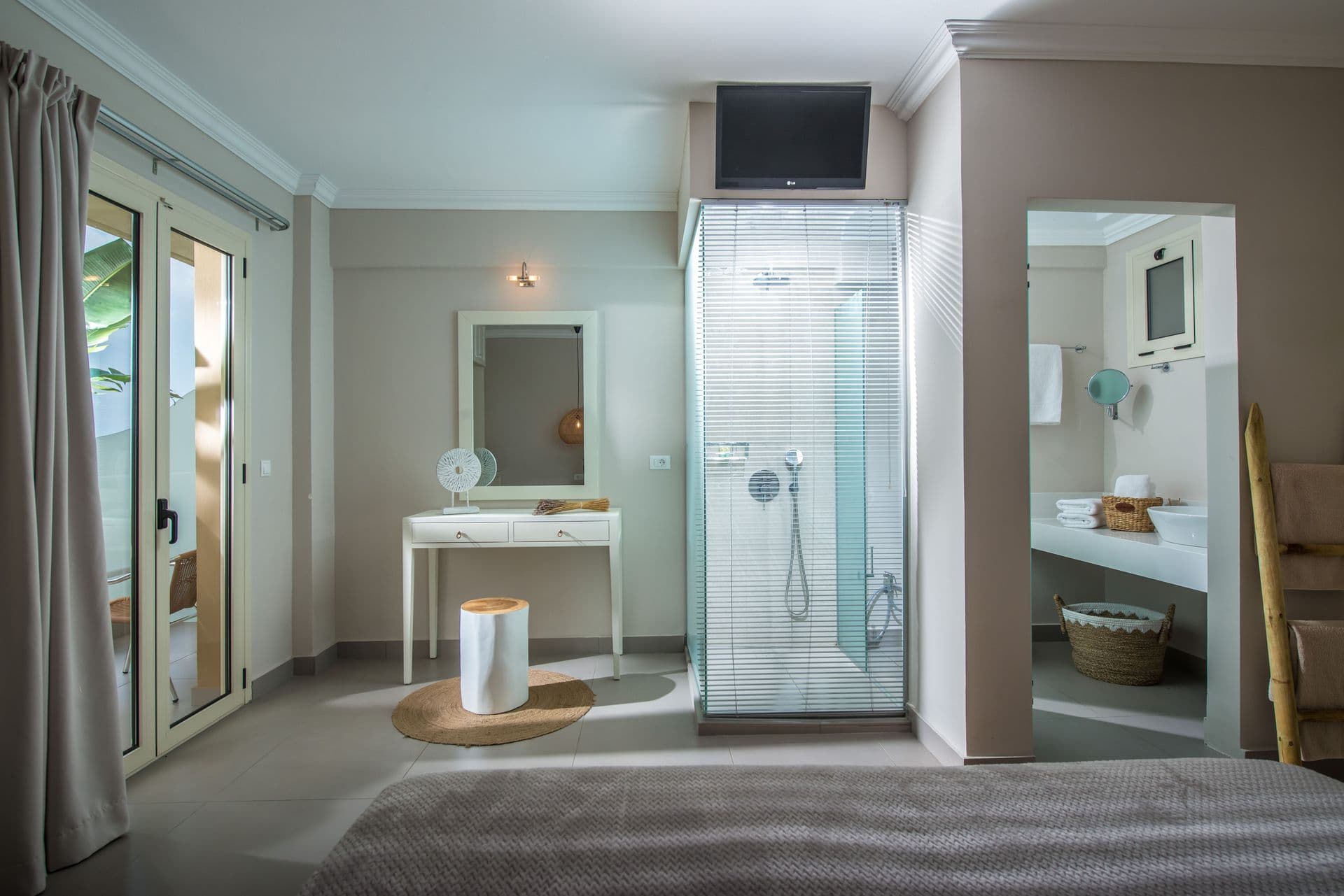room-types-NOTOSUITES-BUDGET-0.jpg