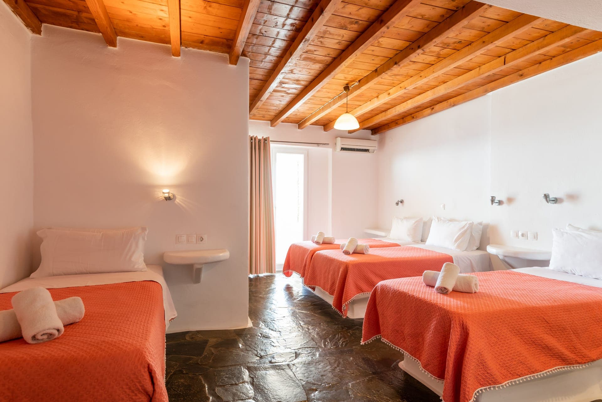 room-types-NPARADISE-MULT4-0.jpg