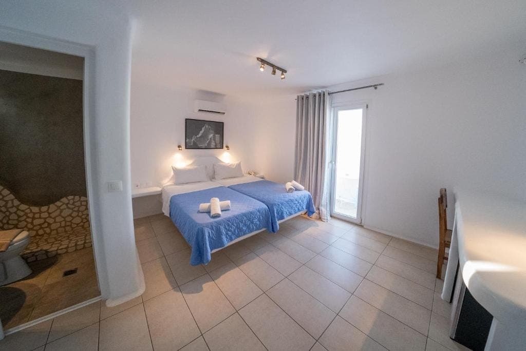 room-types-NPARADISE-STDDBL-0.jpg