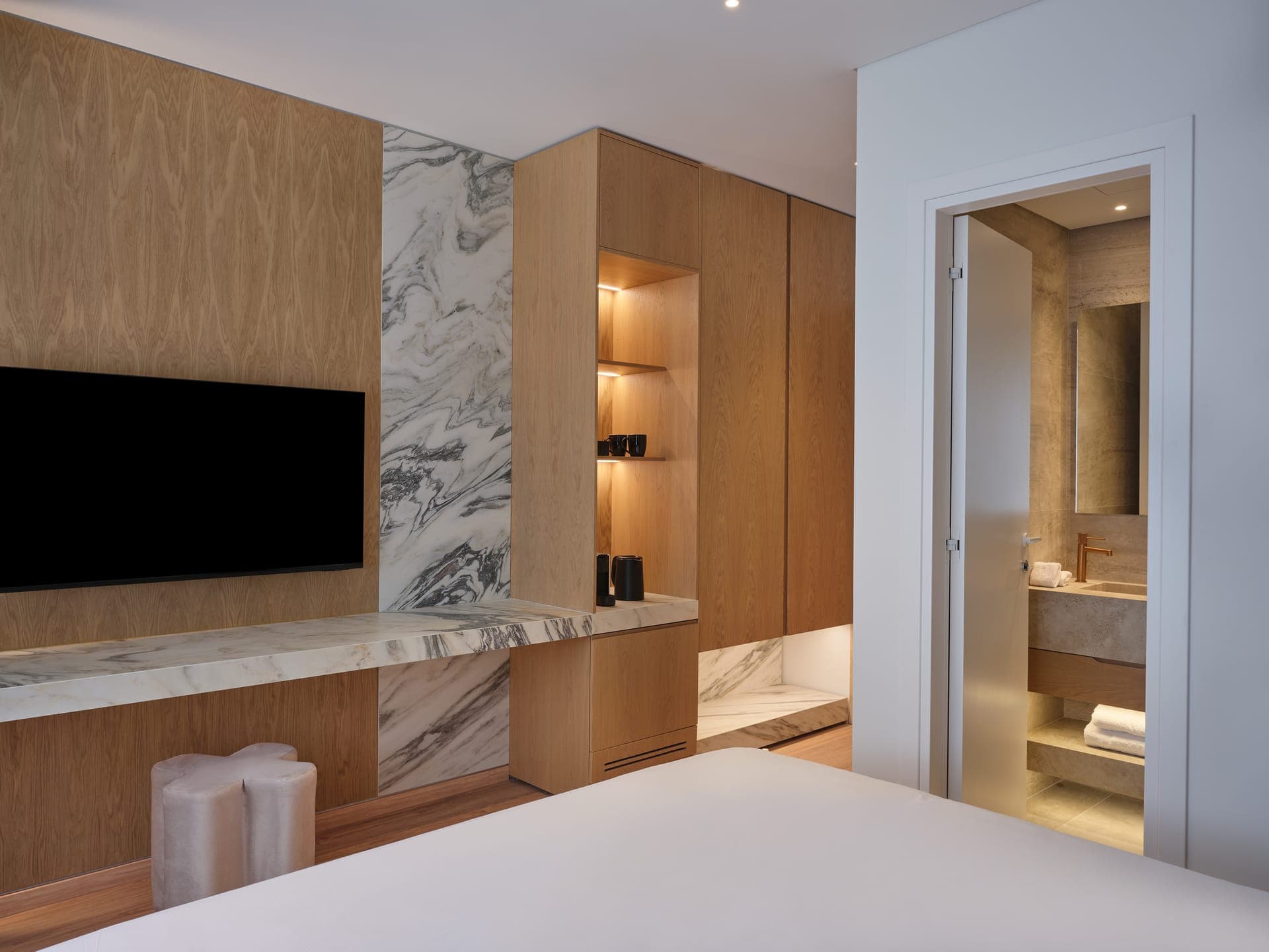 room-types-NURCITYSTA-SUITE-0.jpg