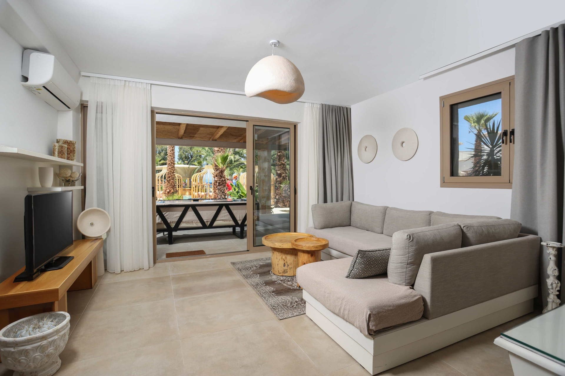room-types-NUSASUITES-5BB-0.jpg