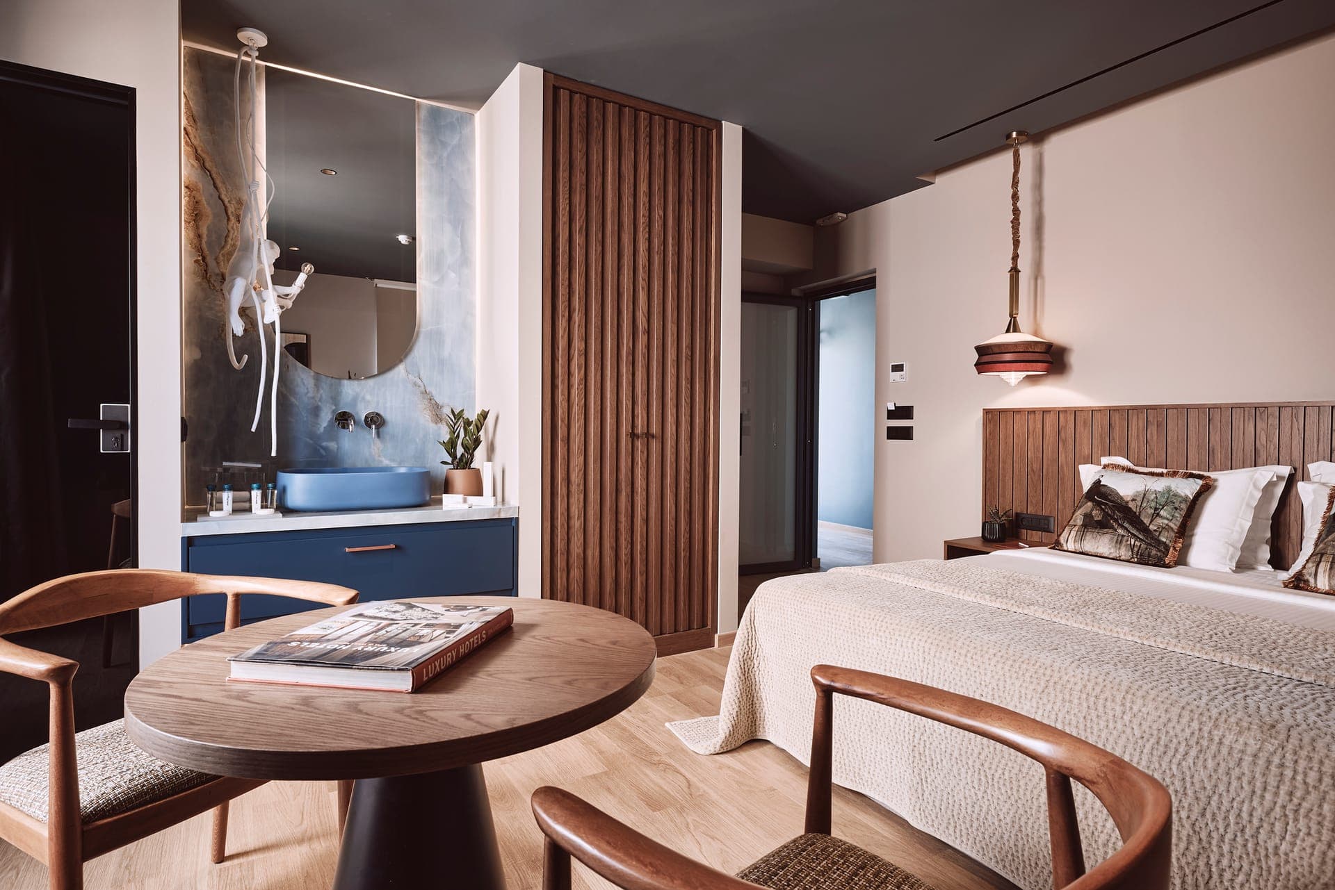 room-types-O2SUITES-SUPDBL-0.jpg
