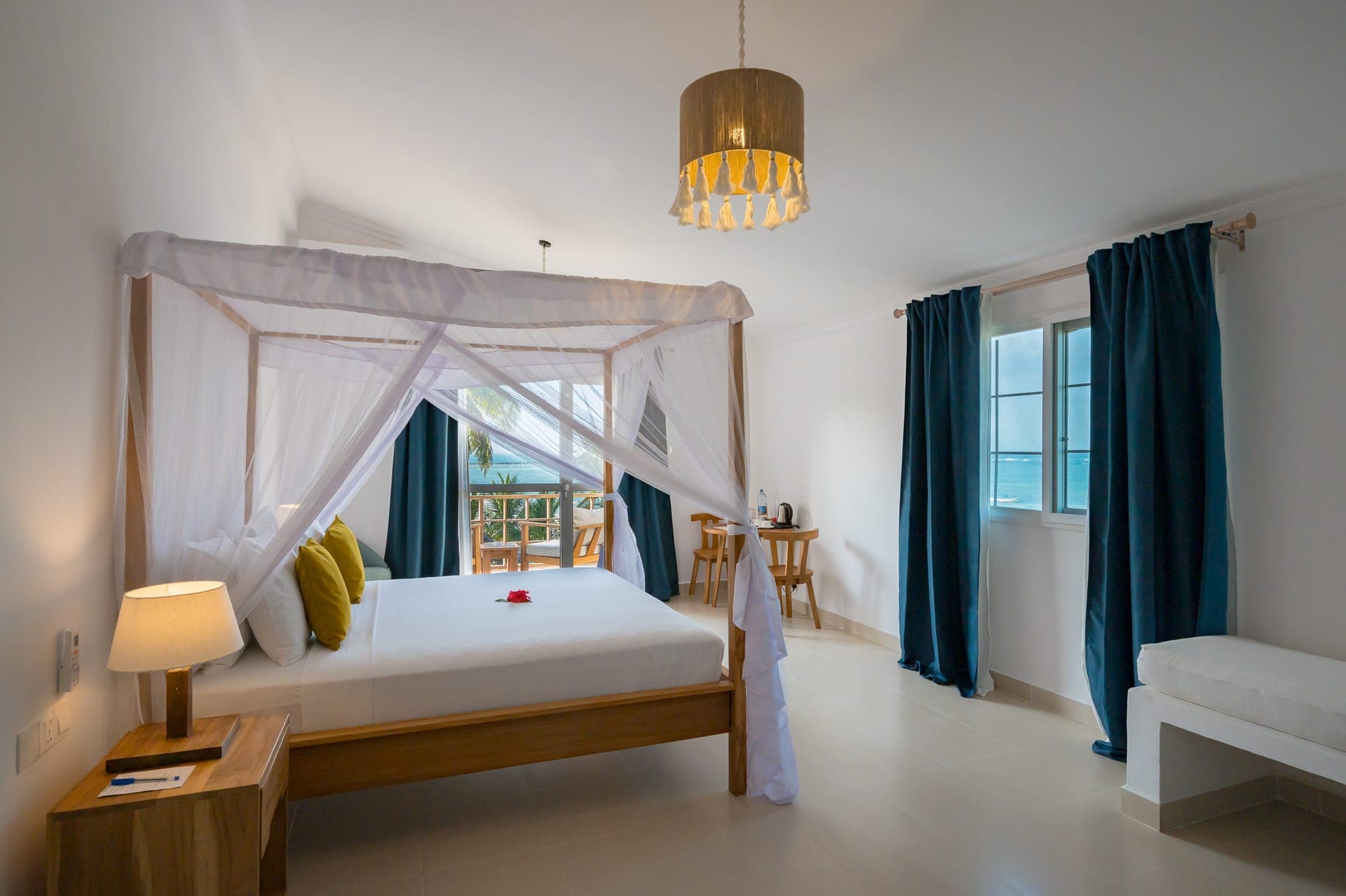 room-types-OCEANB-DBL-0.jpg