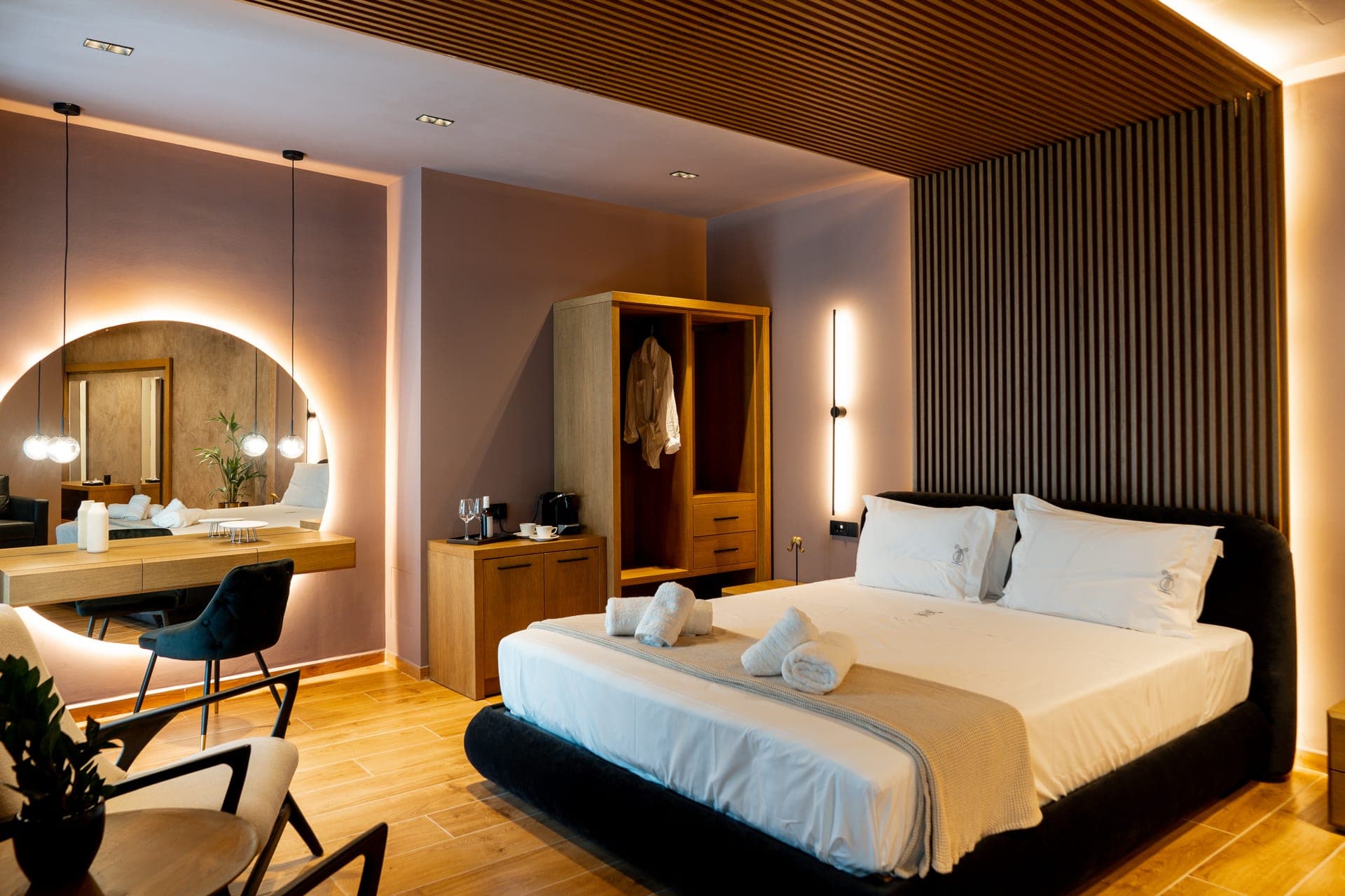 room-types-ODEARISTOF-KING-0.jpg