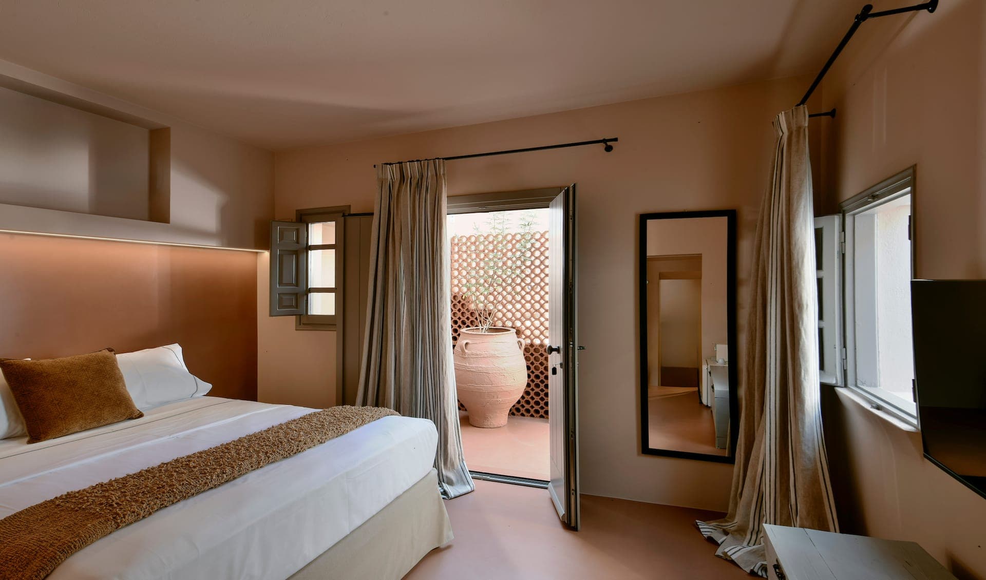 room-types-OIASSUNSET-GS19-0.jpg