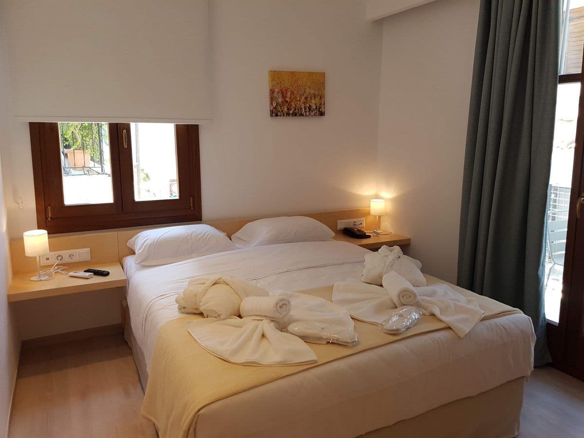 room-types-OKTOGUESTH-DRBFF2-0.jpg