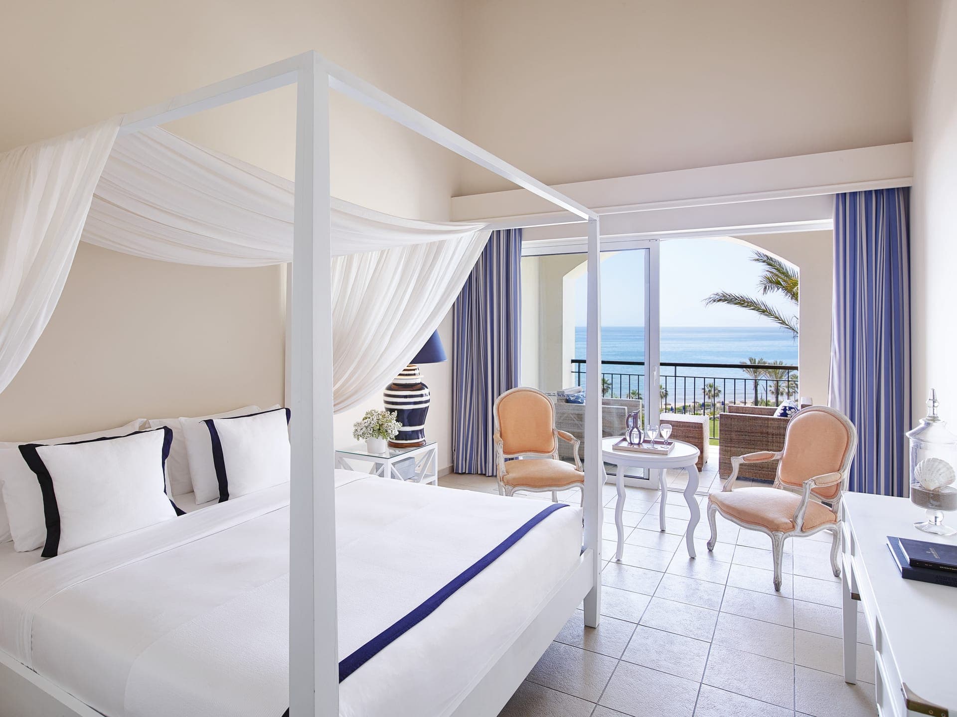 room-types-OLTHALASSO-DLS-0.jpg