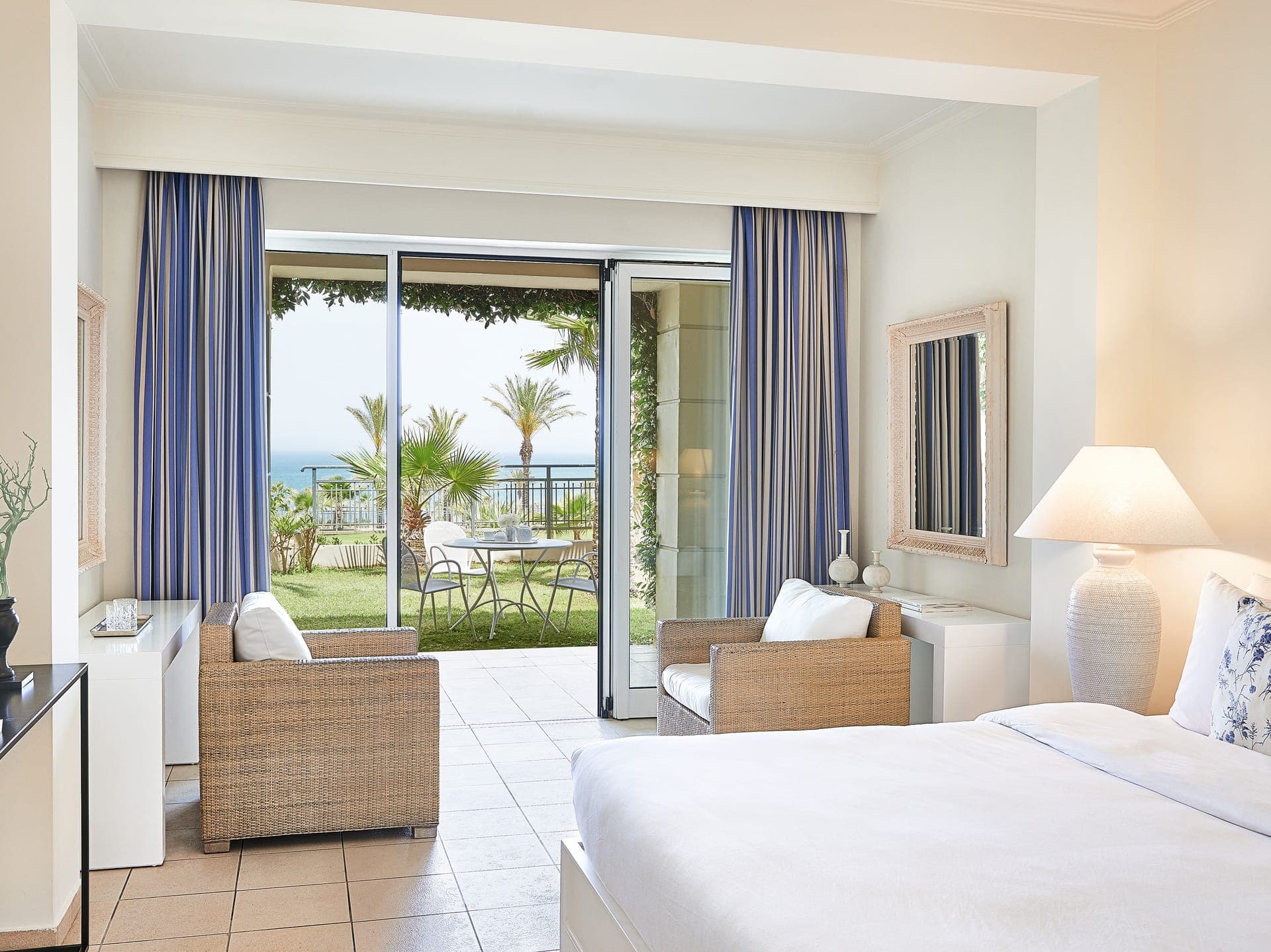room-types-OLTHALASSO-DLS2F-0.jpg