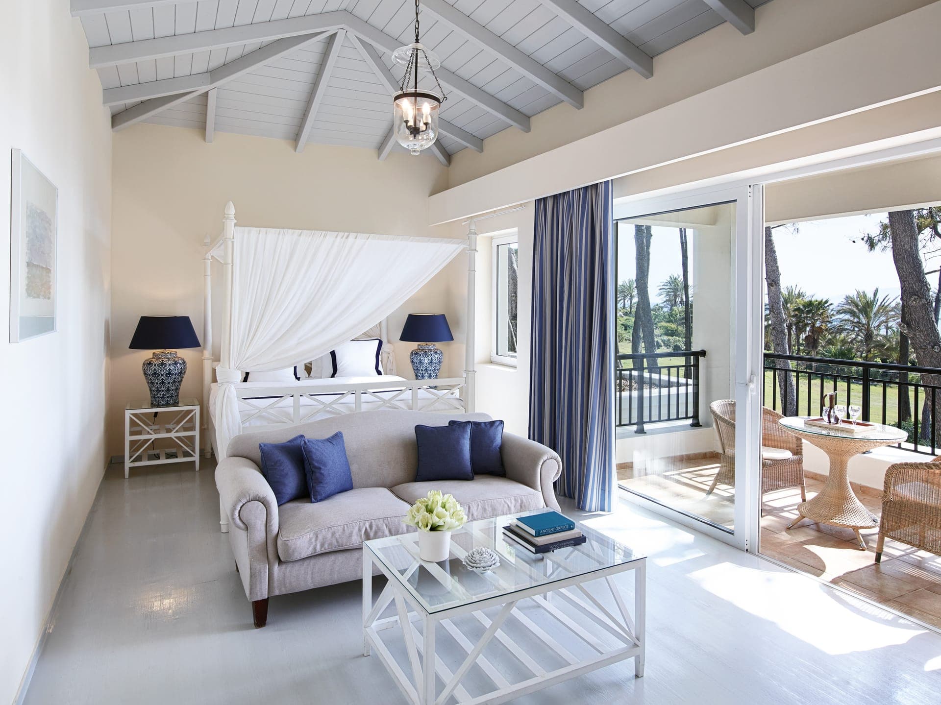 room-types-OLTHALASSO-VBJ2-0.jpg