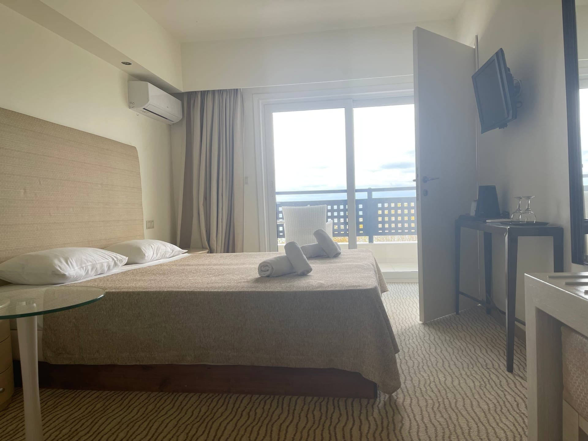room-types-OLYMPBAY-CONFAM-0.jpg