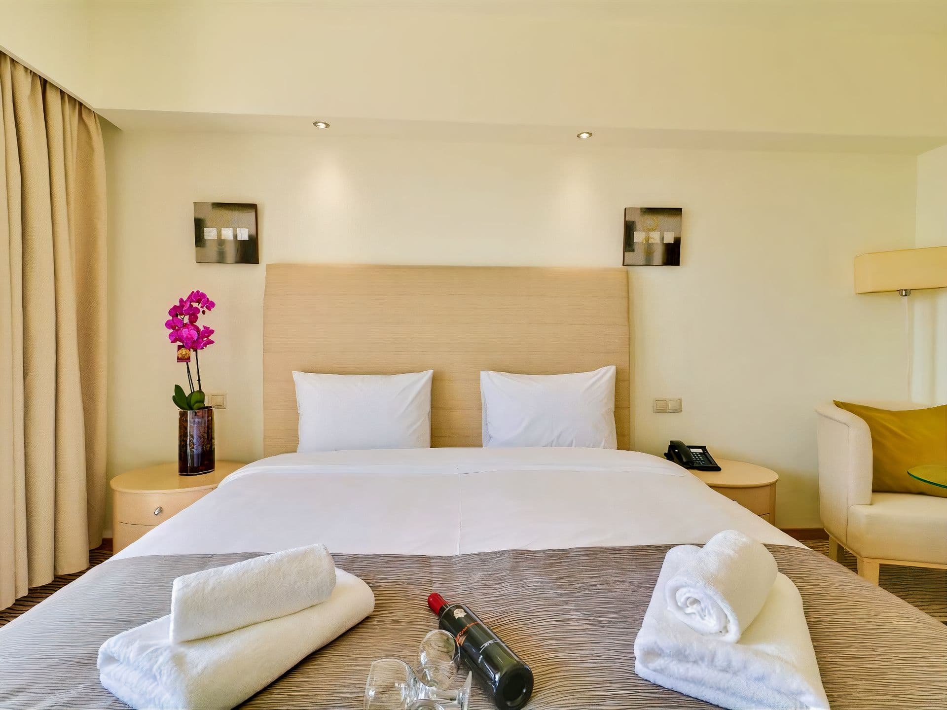 room-types-OLYMPBAY-DBLOV-0.jpg