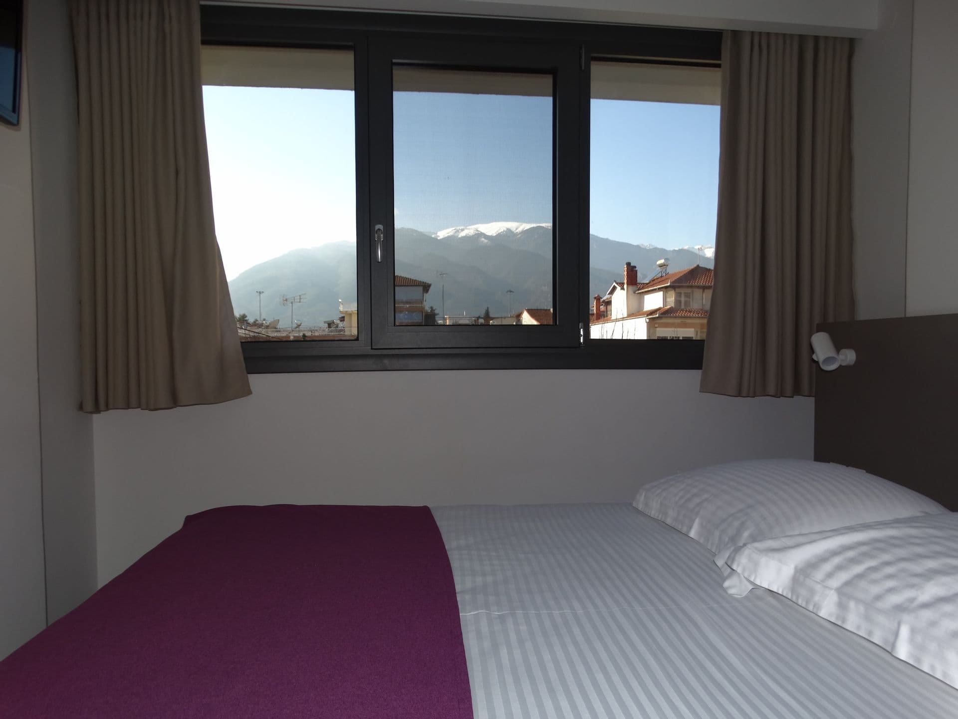 room-types-OLYMPOSAPT-DBLMV-0.jpg