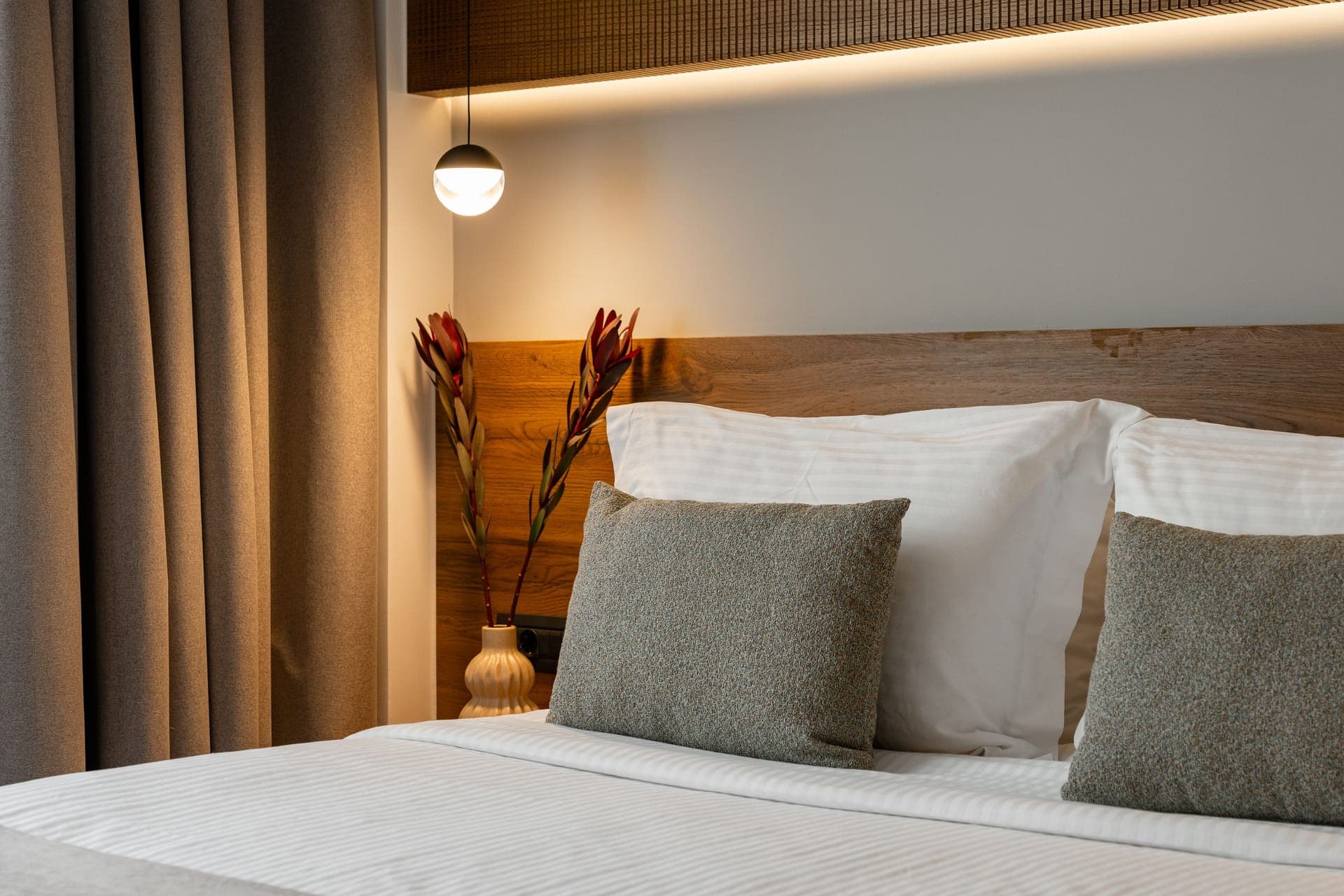 room-types-OMIKRONLR-E2BS-0.jpg