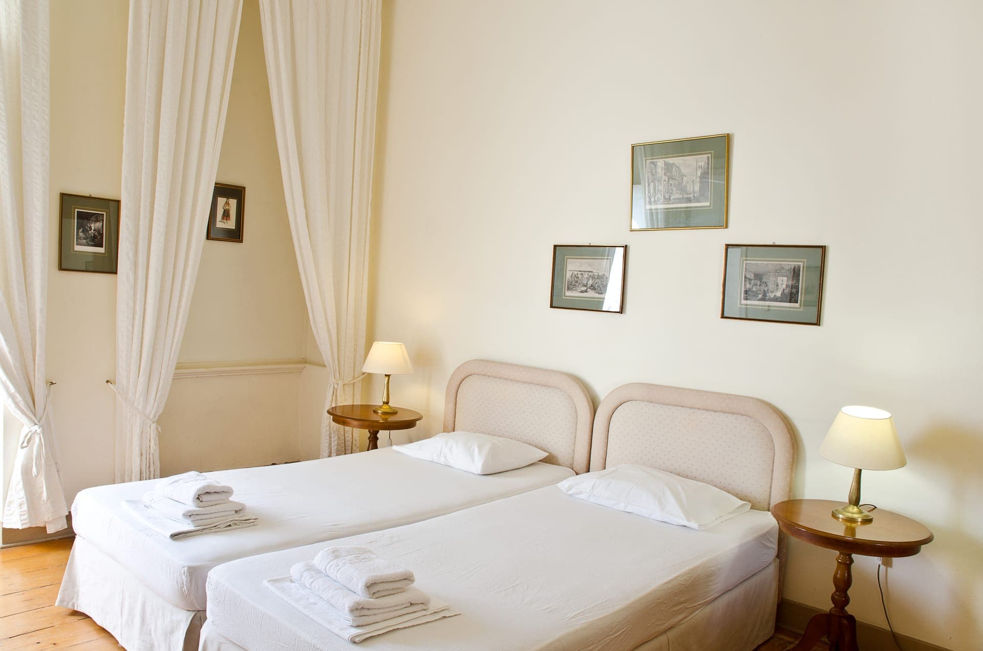 room-types-OMIROSSYRO-EXECUT-0.jpg