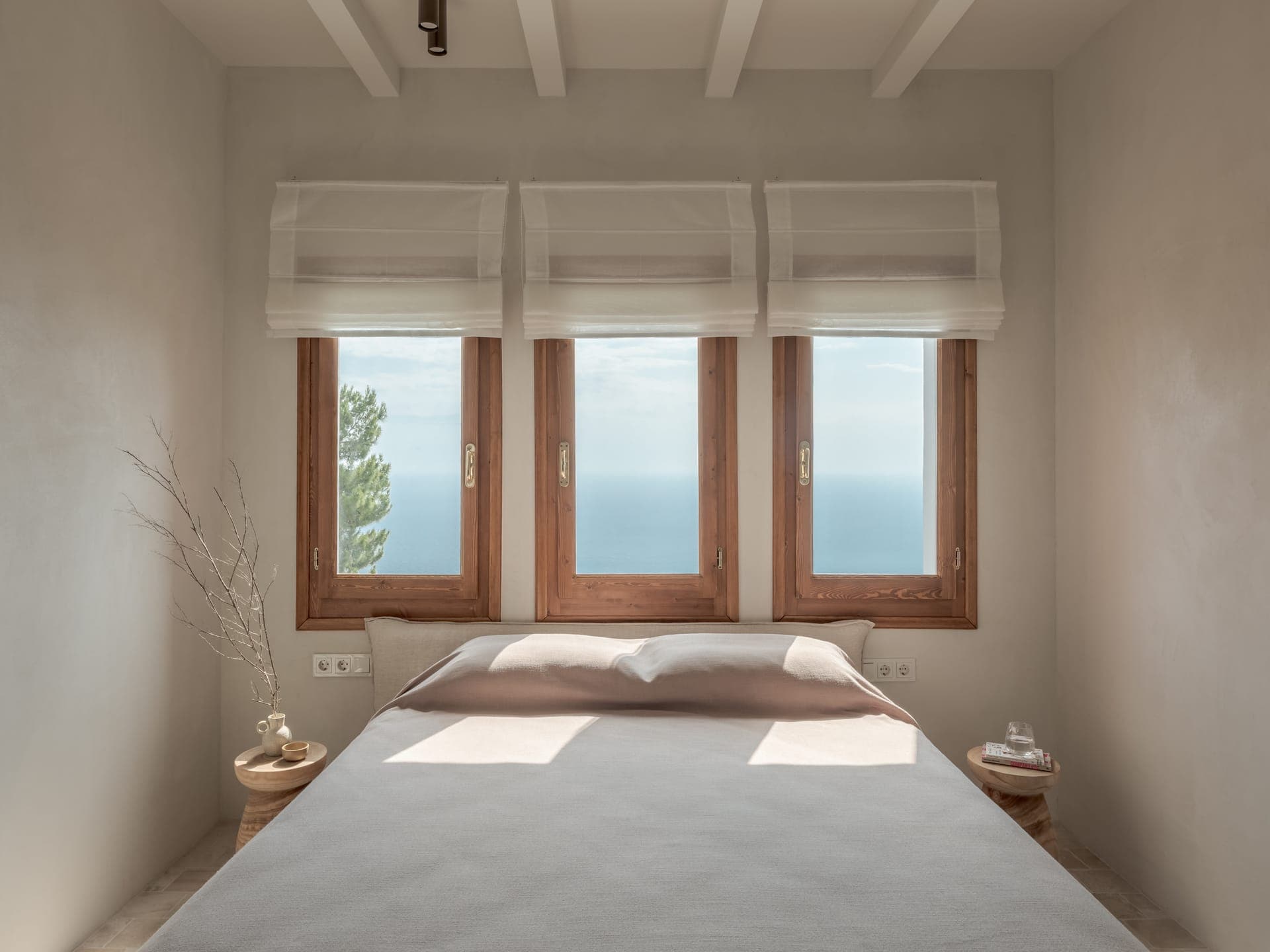 room-types-OMLIVINGPL-STD13-0.jpg