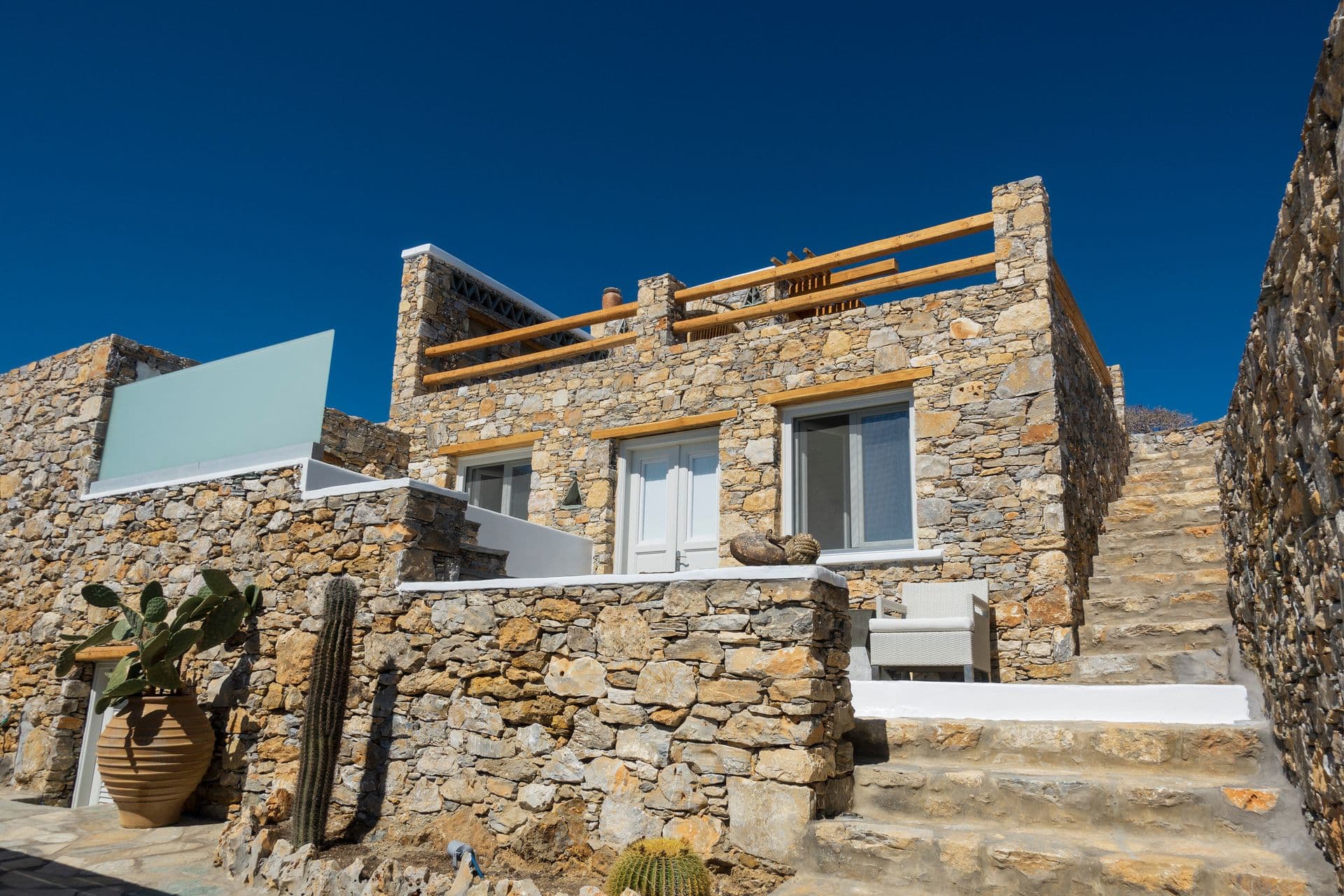 room-types-ONARSUITES-VILLA-0.jpg