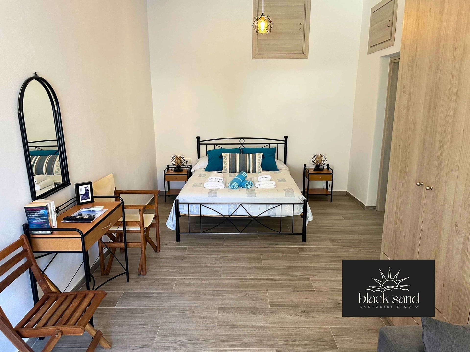 room-types-ONSANTORIN-SAND-0.jpg