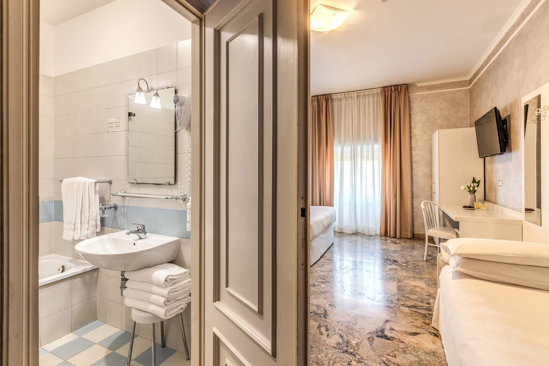 room-types-ORAZIAHOT-QUAD-0.jpg