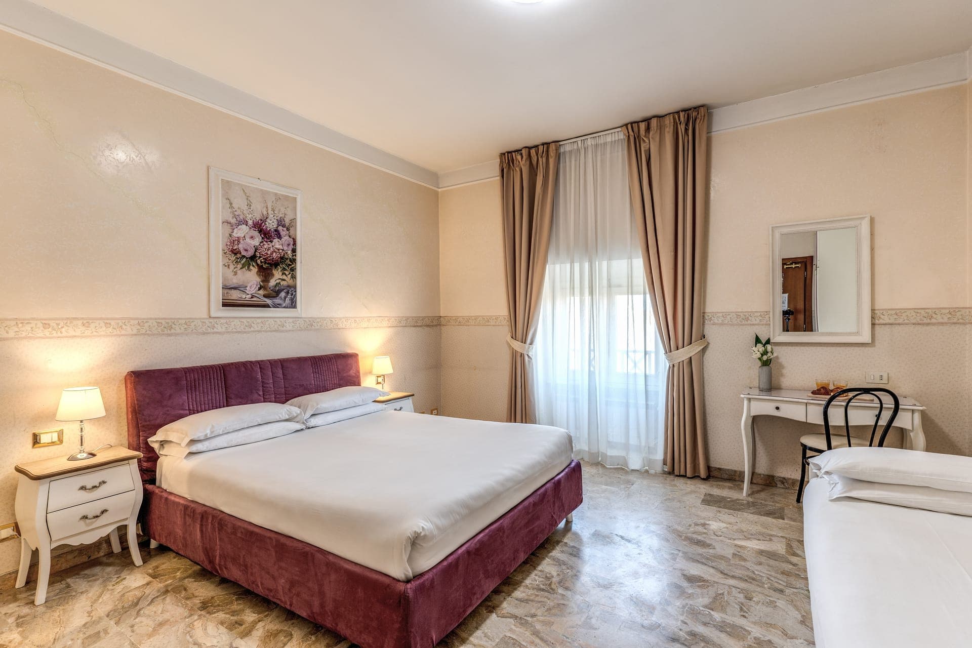 room-types-ORAZIAHOT-TRPL-0.jpg