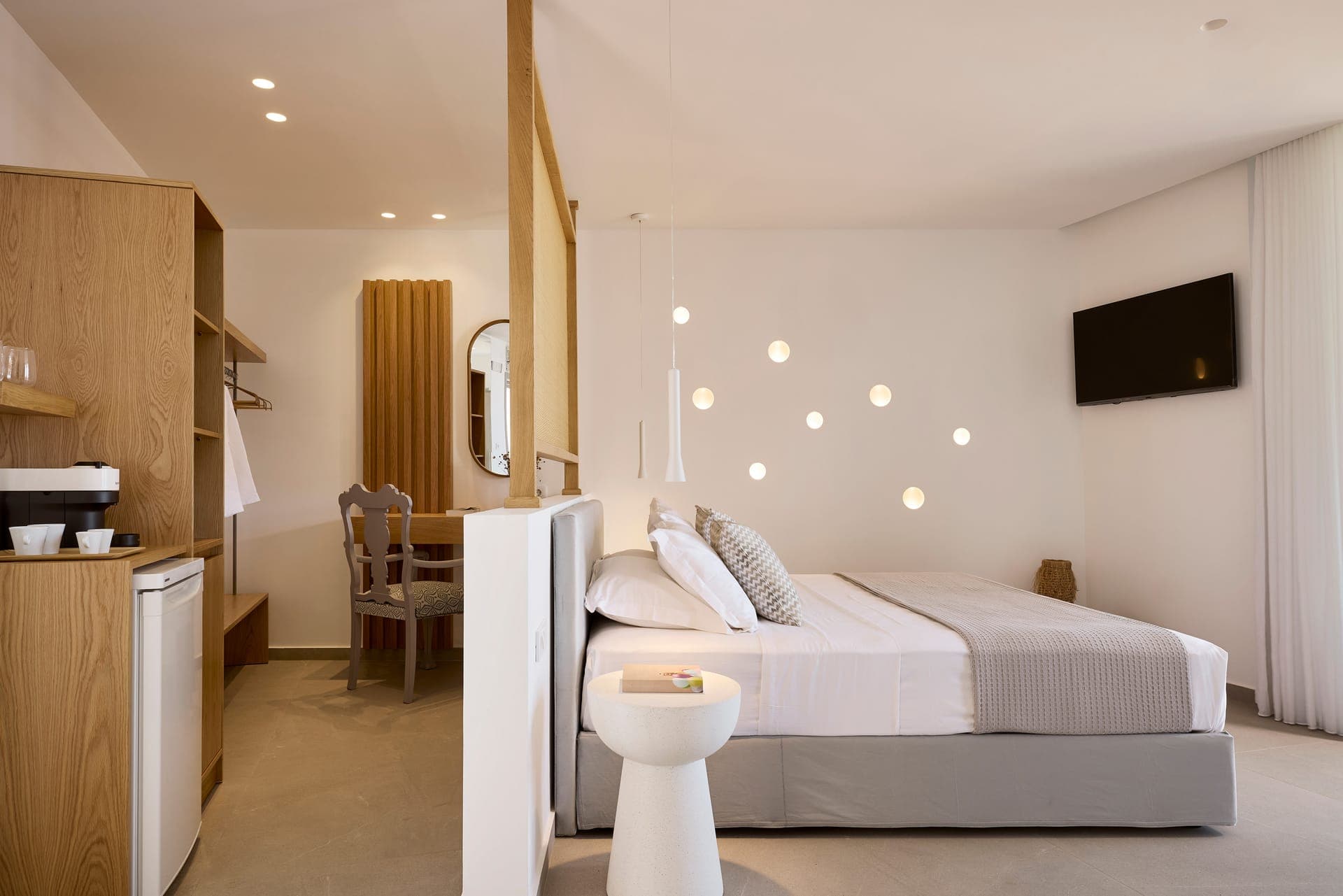 room-types-ORIAS-DLXSUI-0.jpg