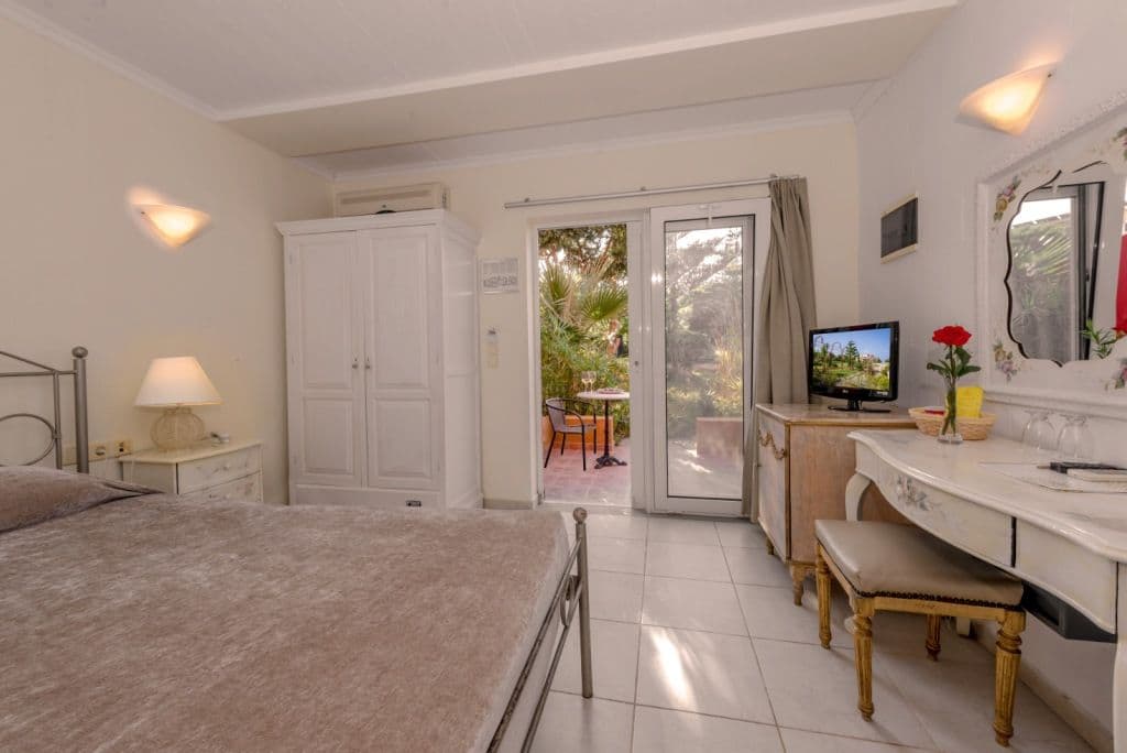 room-types-ORPHEAS-STD-0.jpg