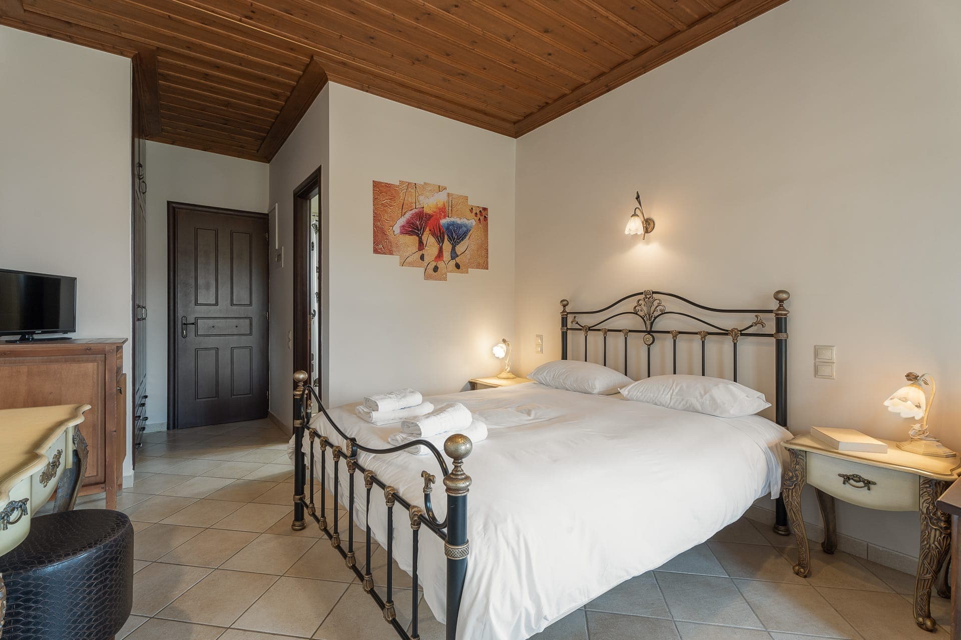 room-types-OURANOGEIT-TRPLRM-0.jpg