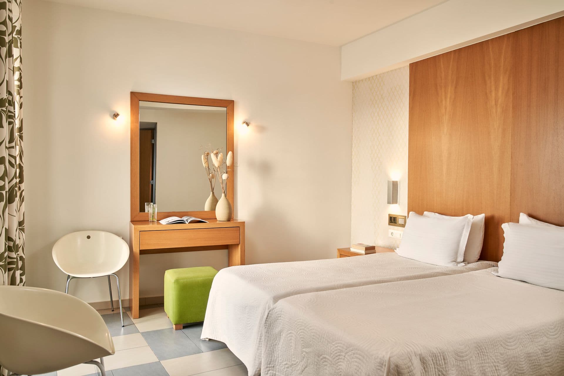 room-types-OXYGENTINO-DLXDBL-0.jpg