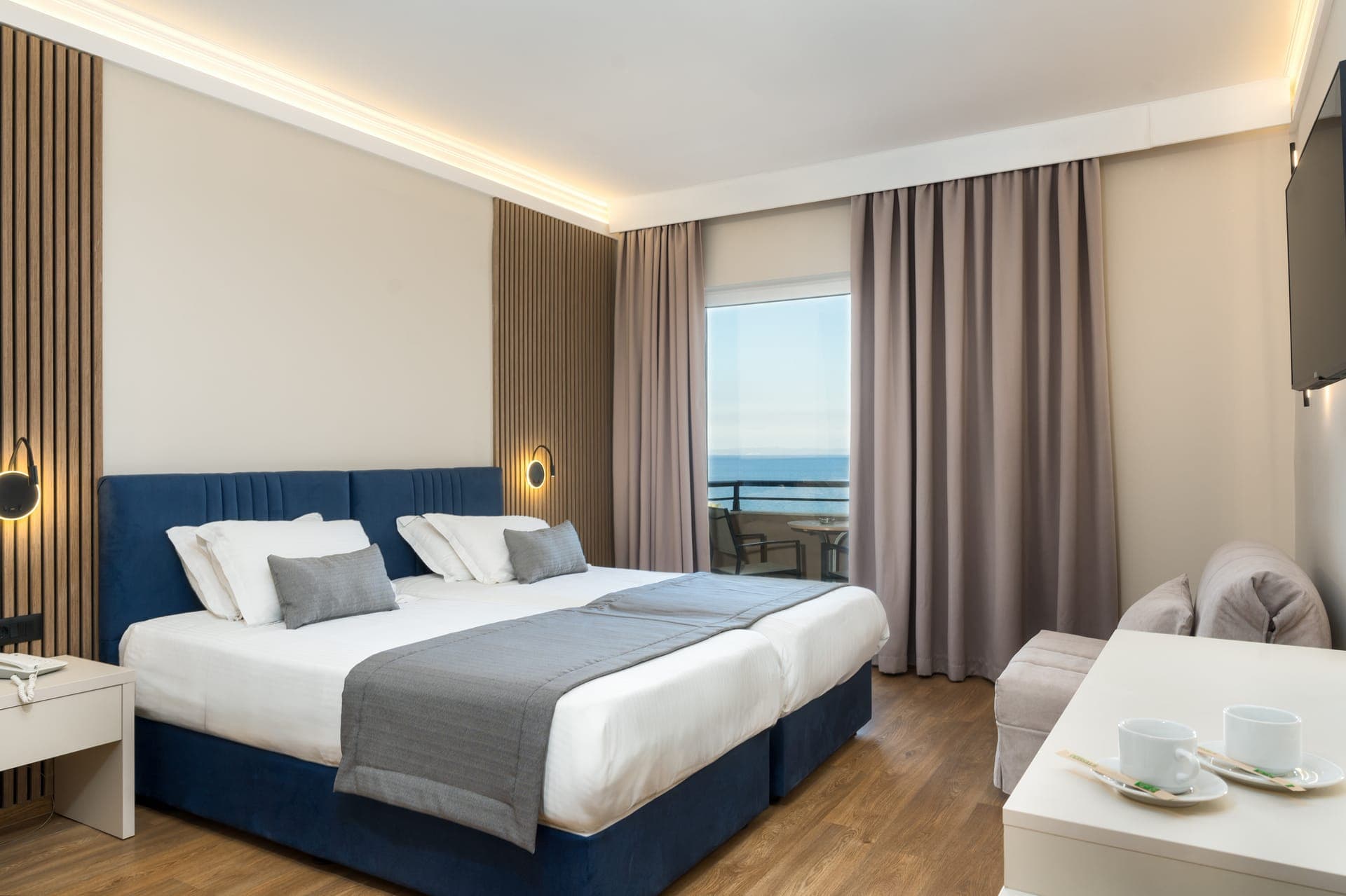 room-types-PALATINO-DBLSEA-0.jpg