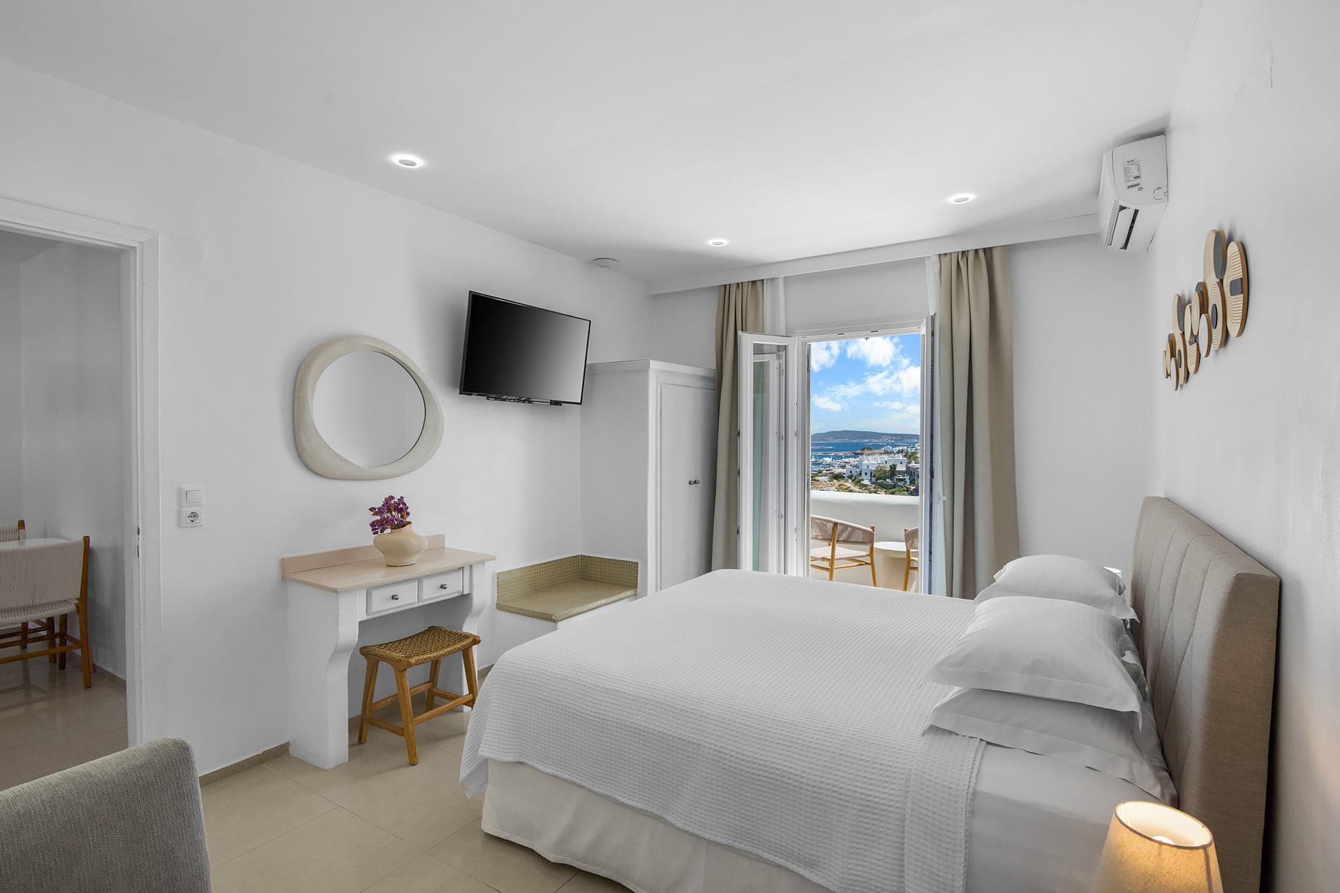 room-types-PALIOMYLOS-SSuite-0.jpg