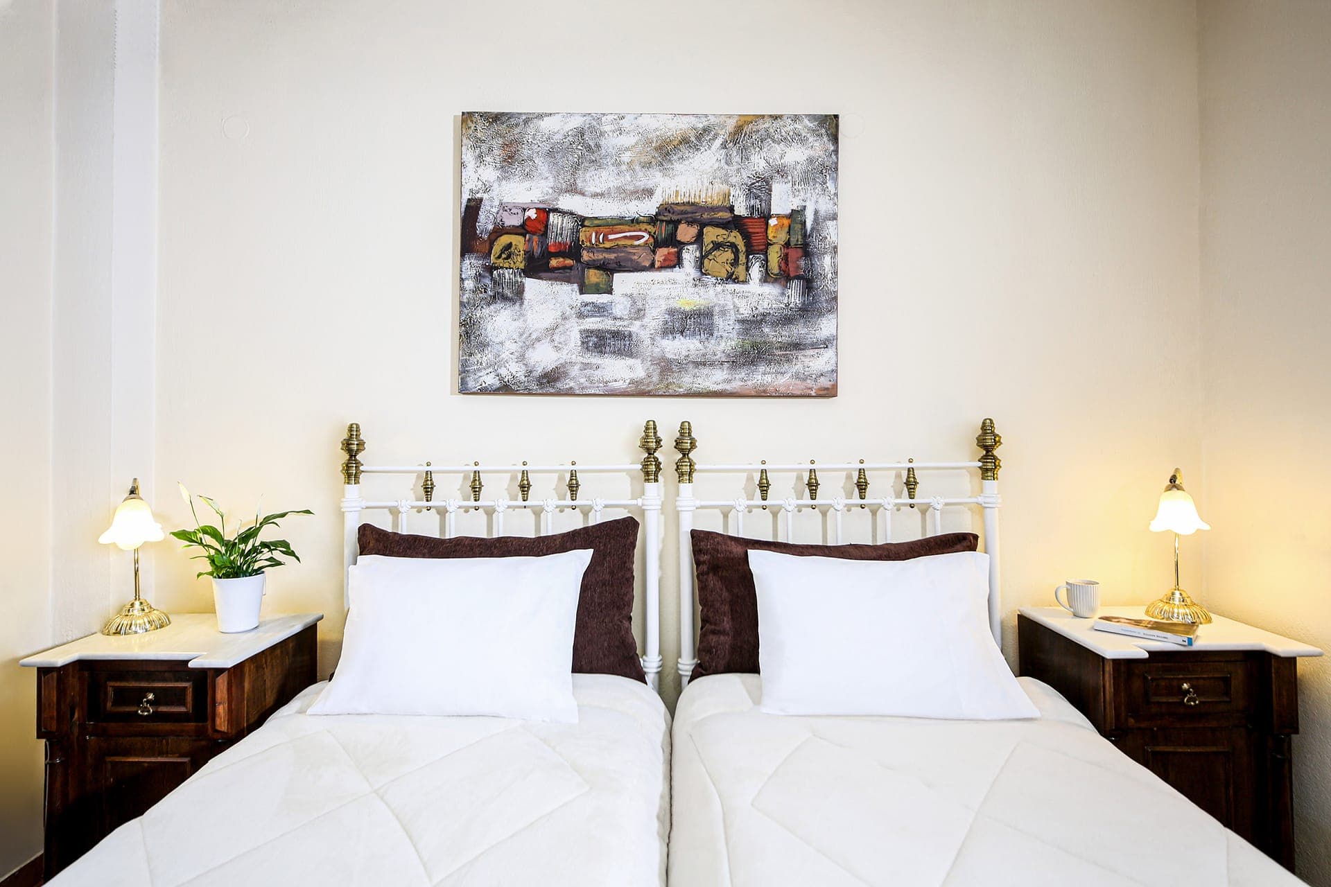 room-types-PALLADHOT-STWIN-0.jpg