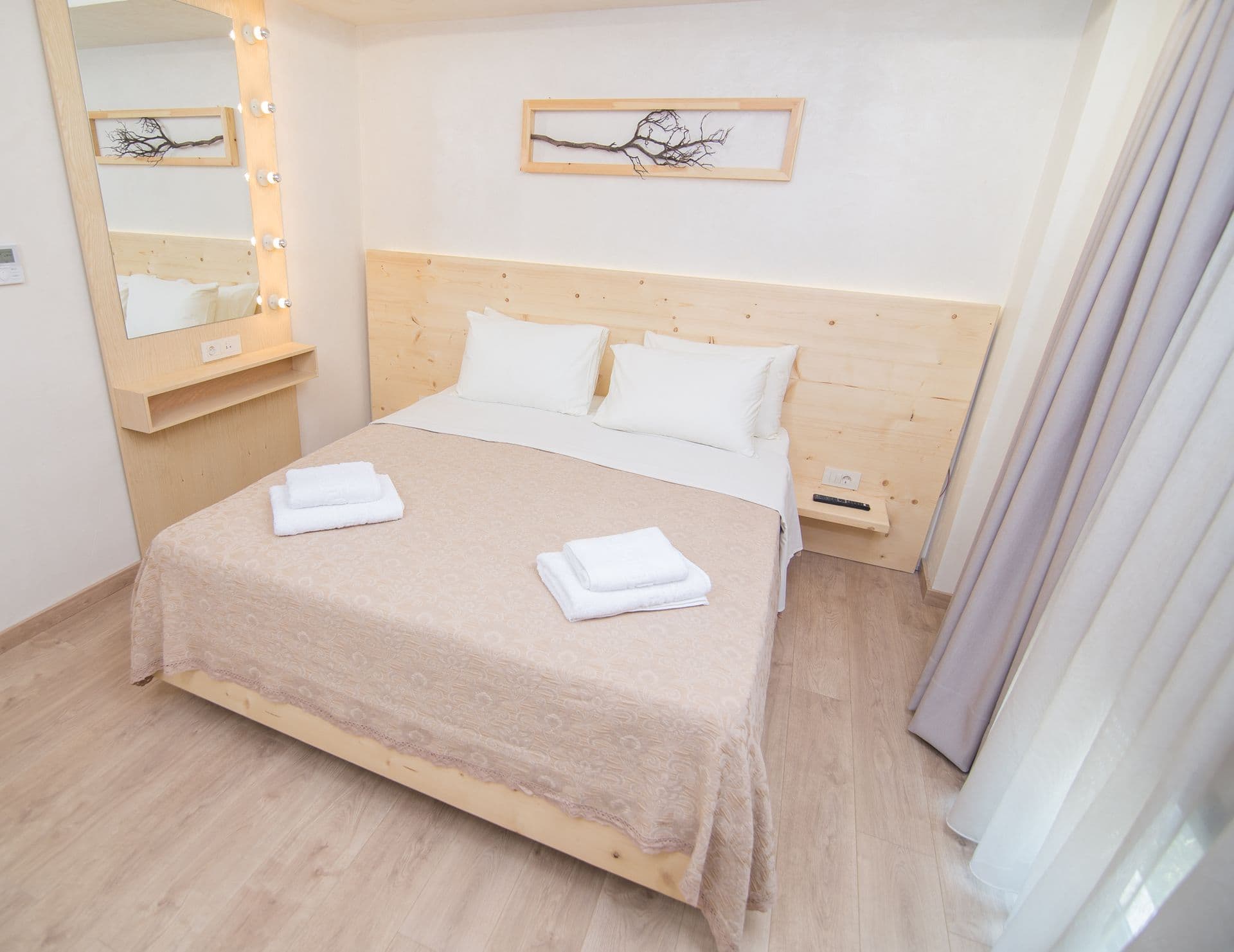 room-types-PANELLINIO-BUSINE-0.jpg