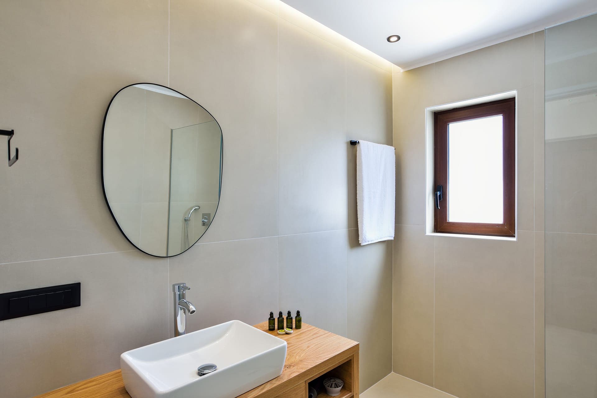 room-types-PANTHEALXL-EC2RNW-0.jpg