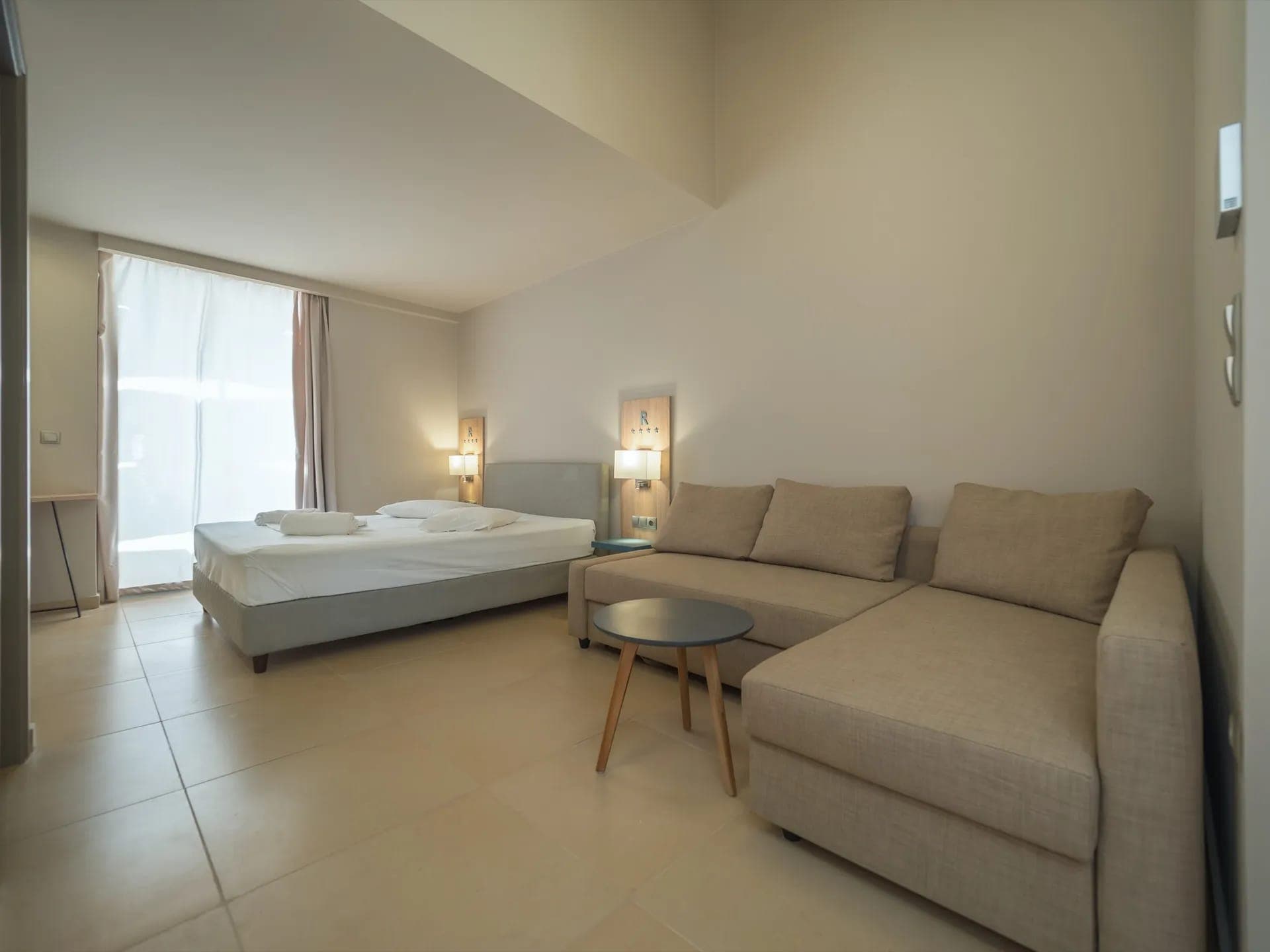 room-types-PARADISEFI-DPRSEA-0.jpg