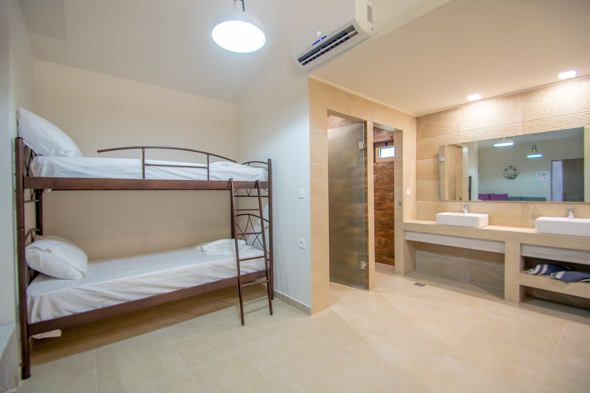 room-types-PARADISEST-JUNIOR-0.jpg