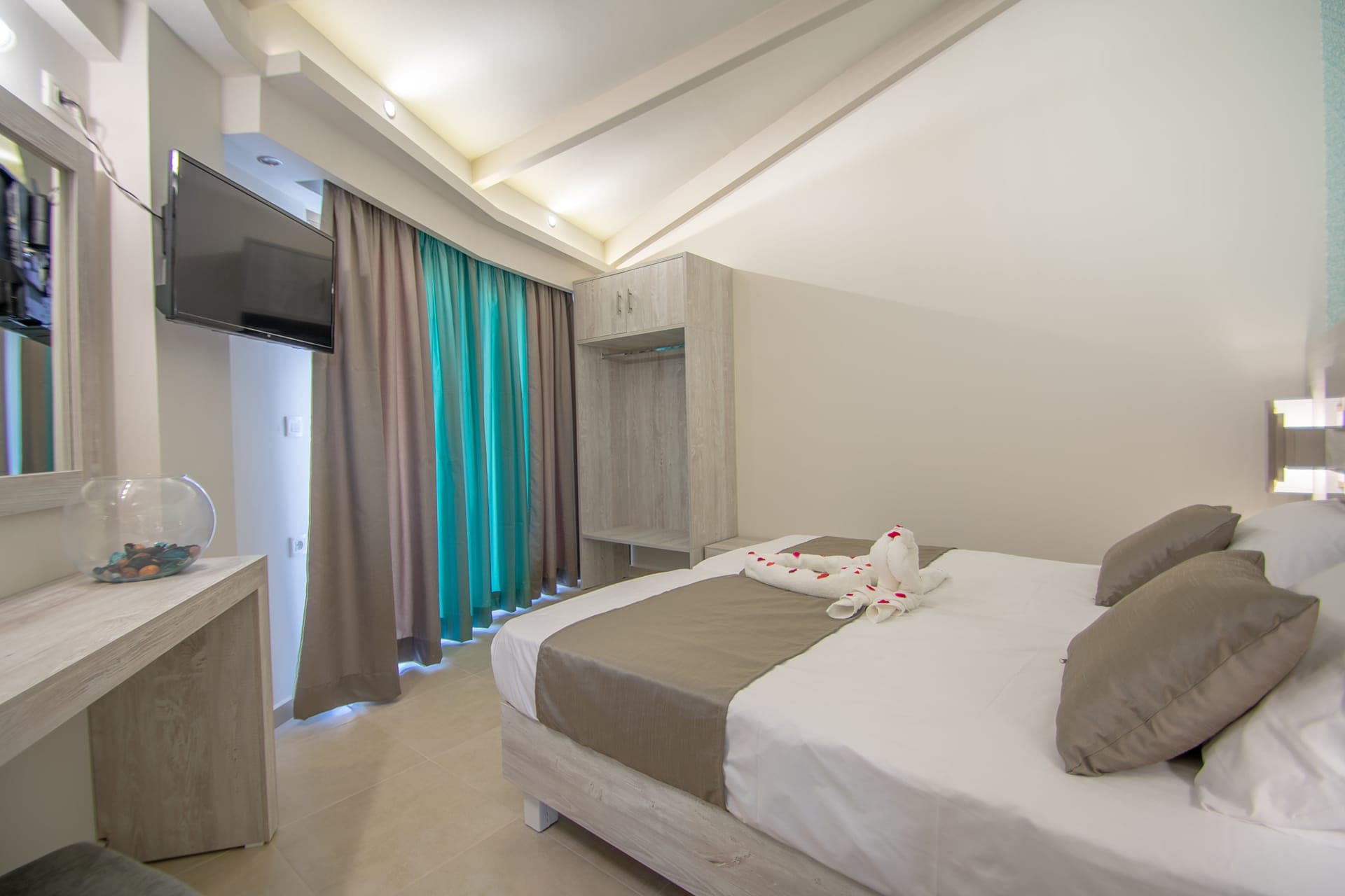 room-types-PARADISEST-QUEEN-0.jpg