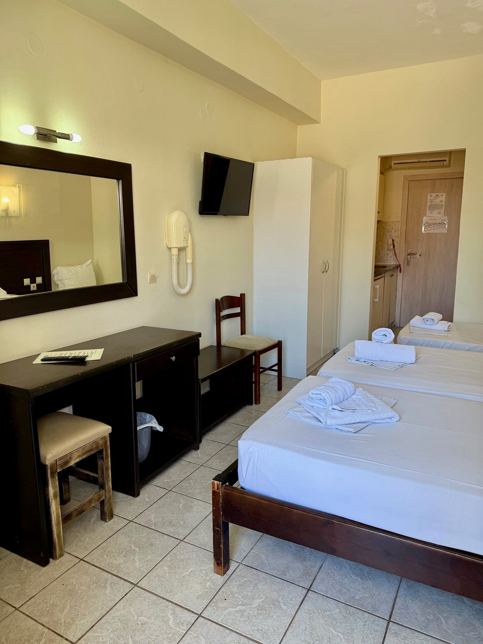 room-types-PARADISEST-STU2-0.jpg