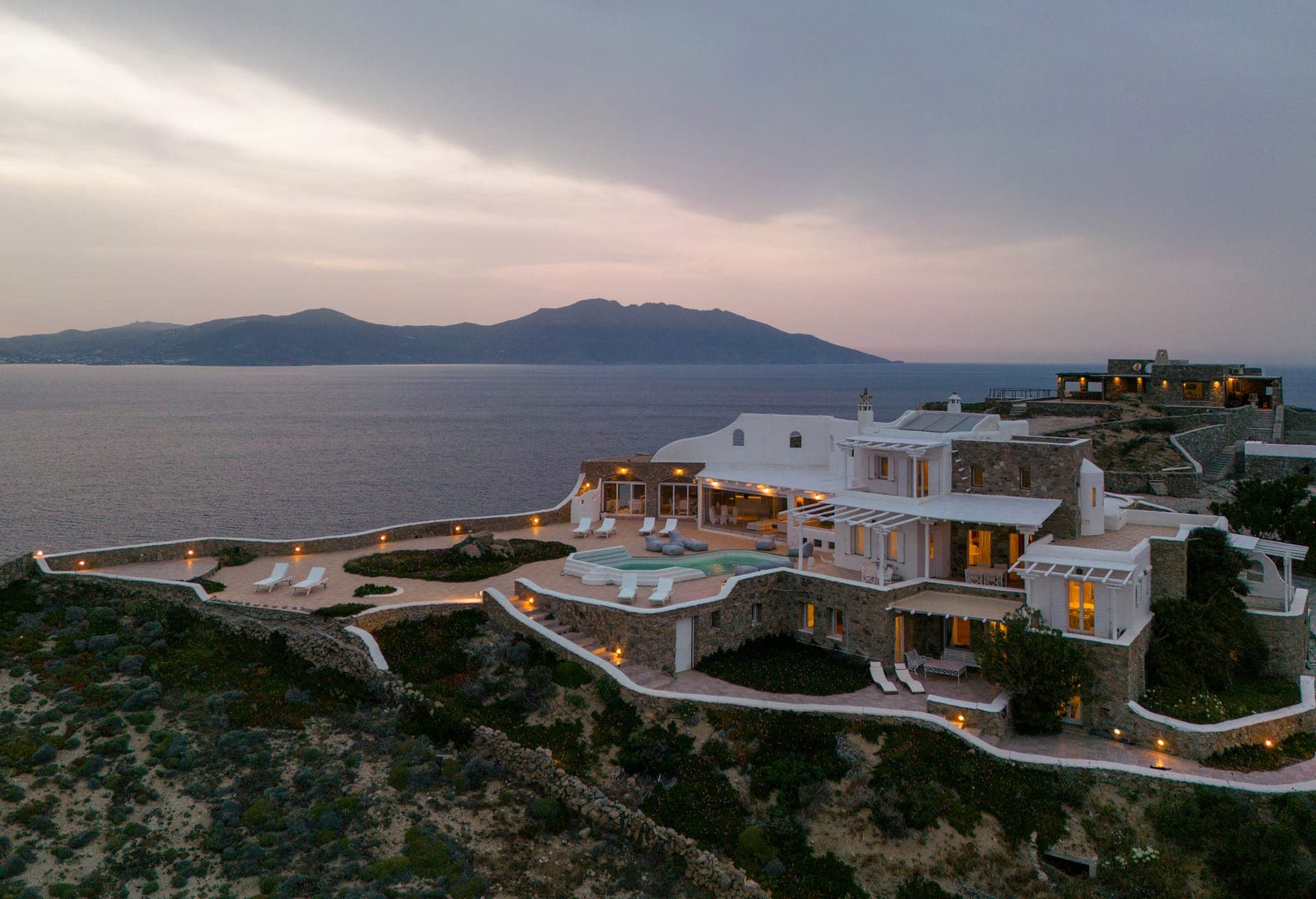 room-types-PARADISEVM-CLIFF-0.jpg