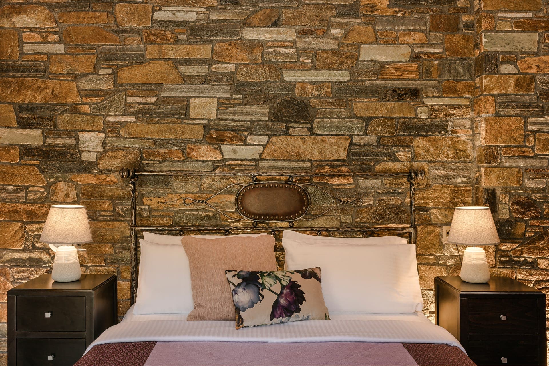 room-types-PARAMITHEN-DLXT-0.jpg