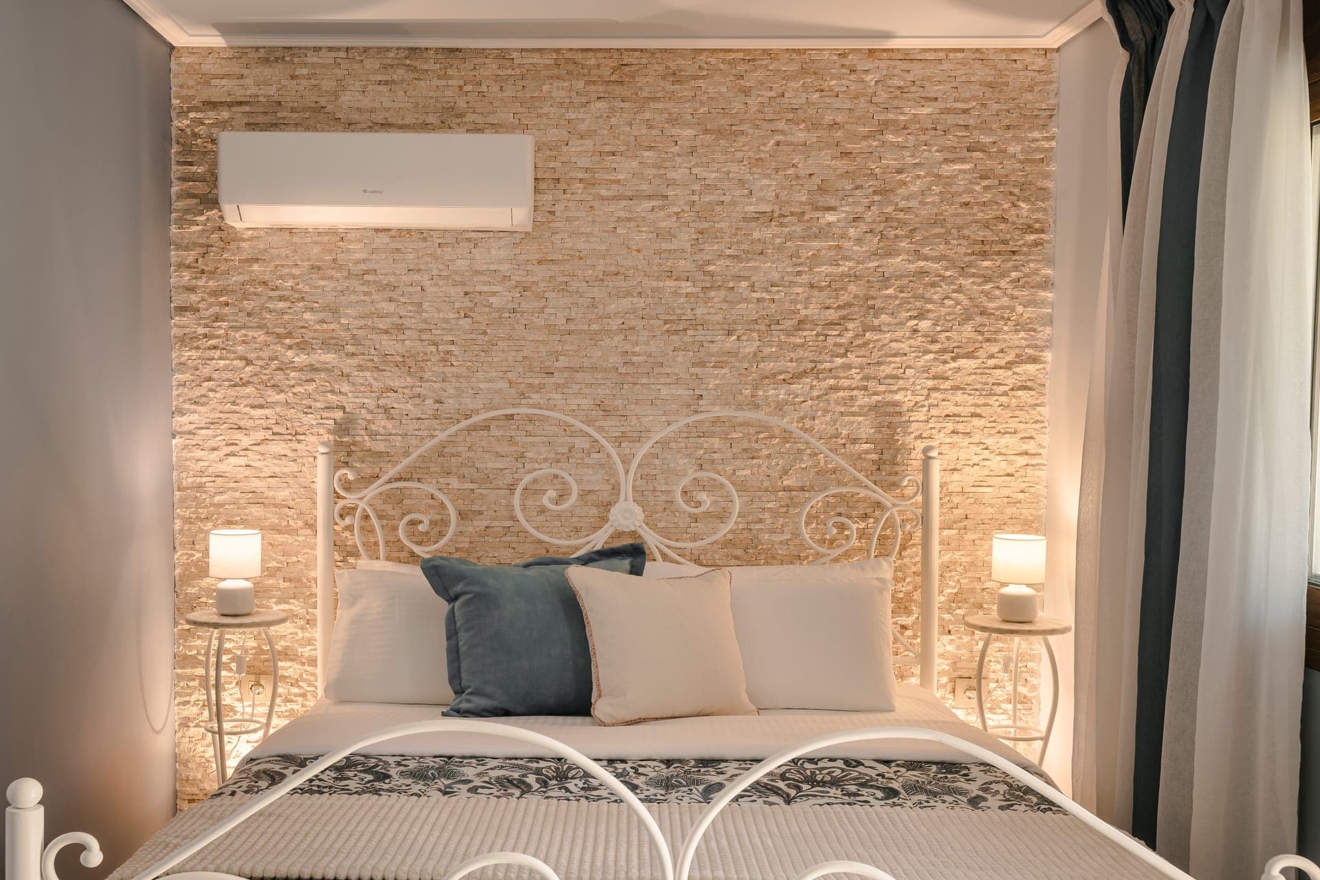 room-types-PARAMITHEN-STD-0.jpg