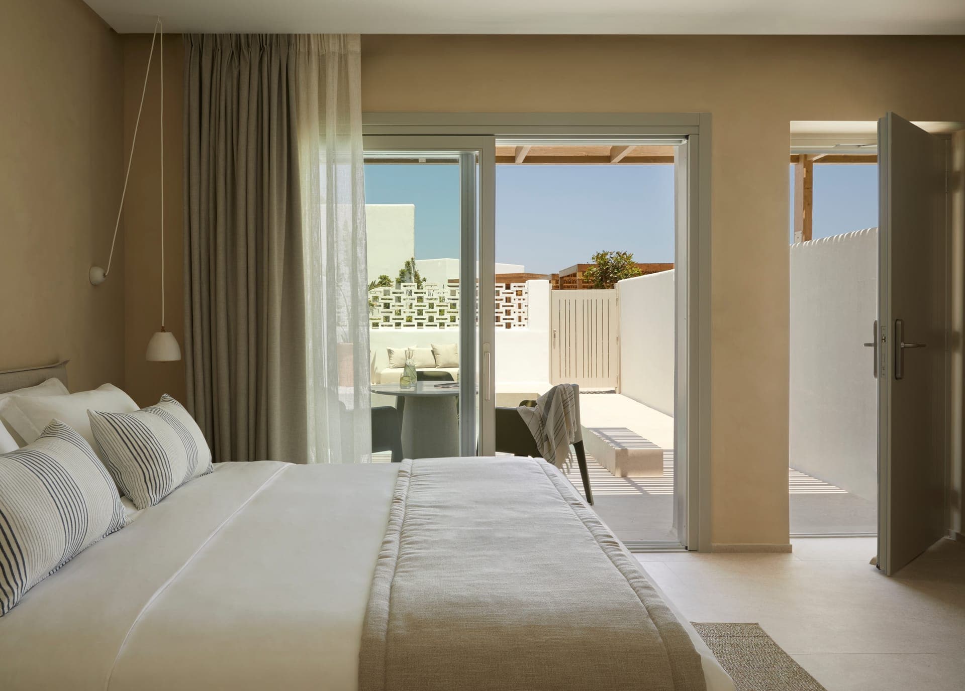 room-types-PAROSROCKS-CGP-0.jpg