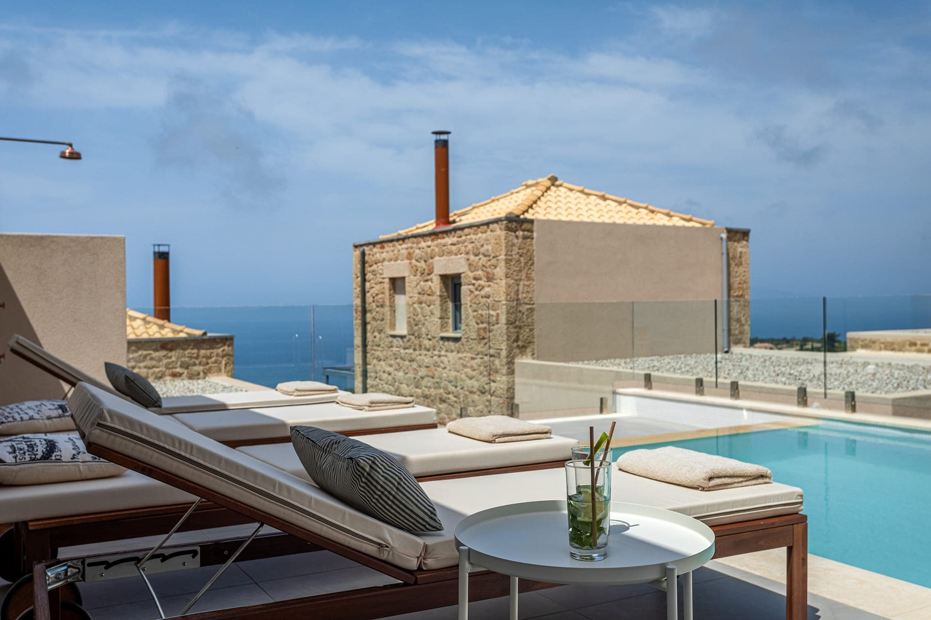 room-types-PATIOVIL-ELECTR-0.jpg