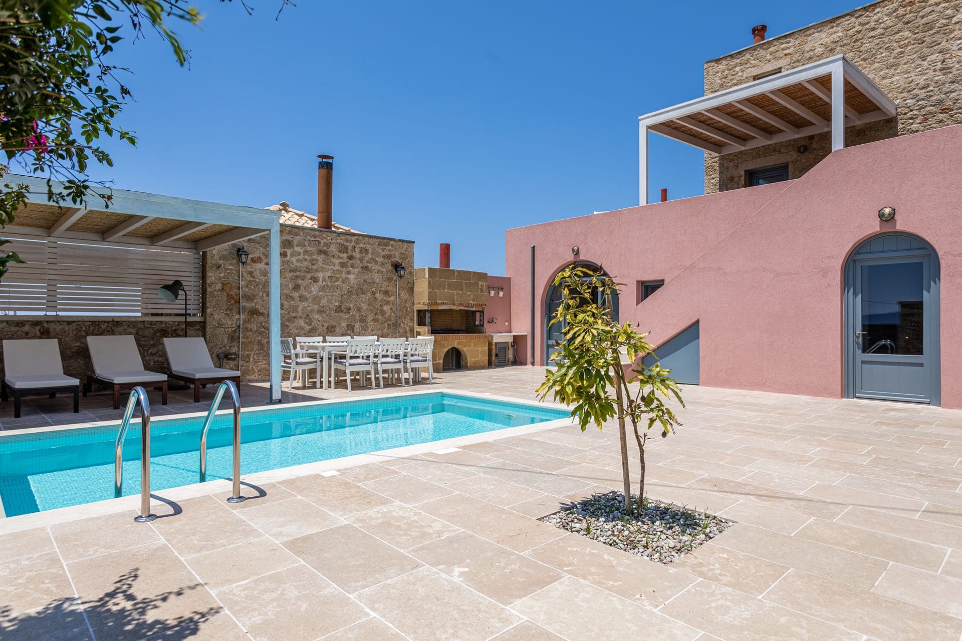 room-types-PATIOVIL-ELPINI-0.jpg
